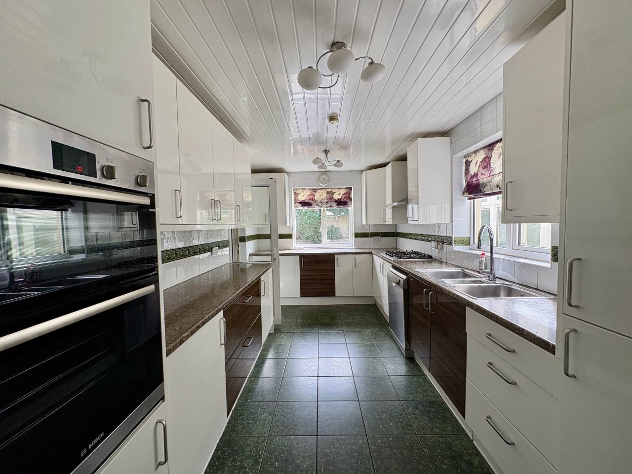 4 bed detached house to rent in Erw Wen, North Cornelly 1