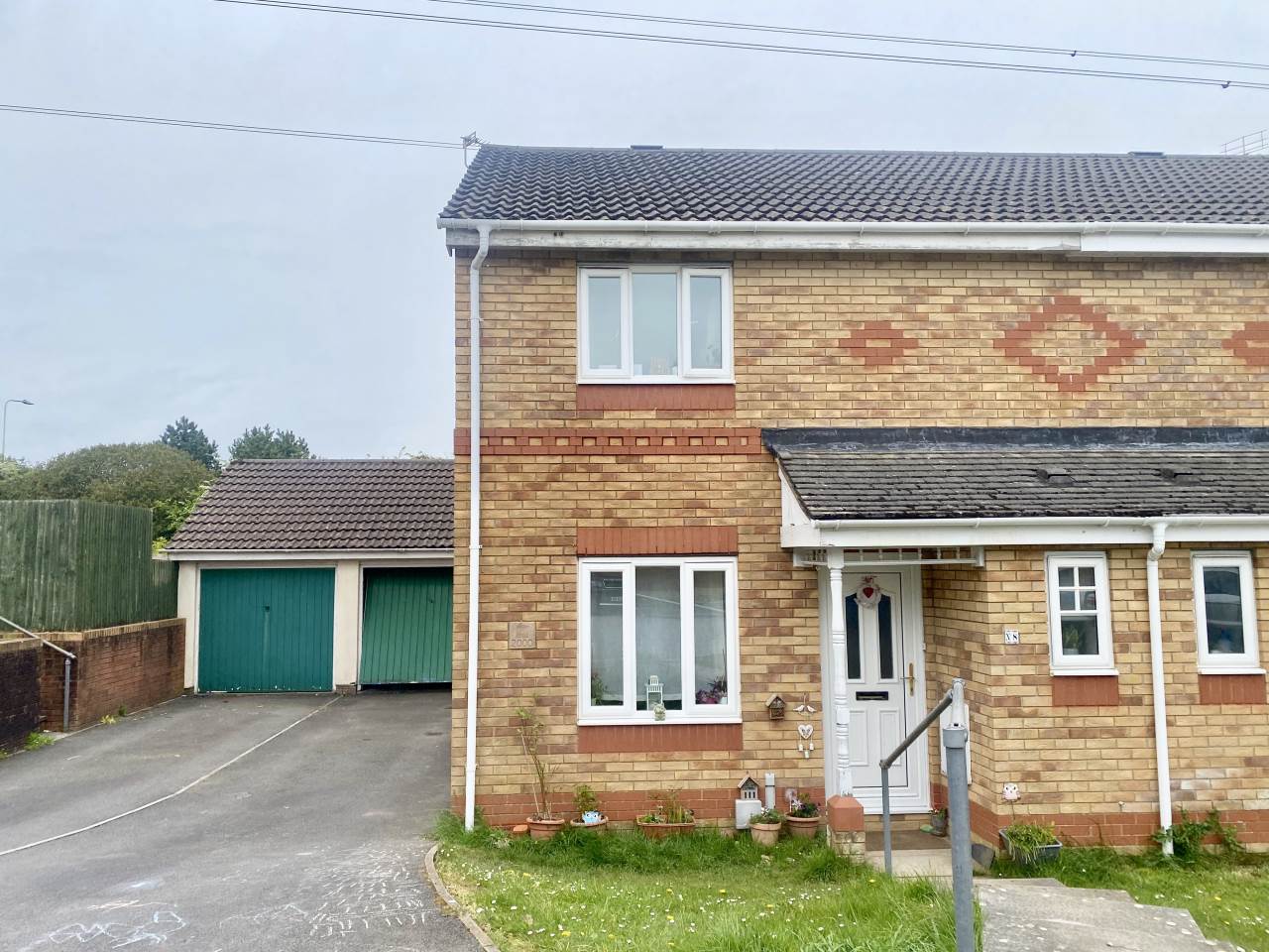 3 bed semi-detached house to rent in Bron Hafod, Broadlands, CF31