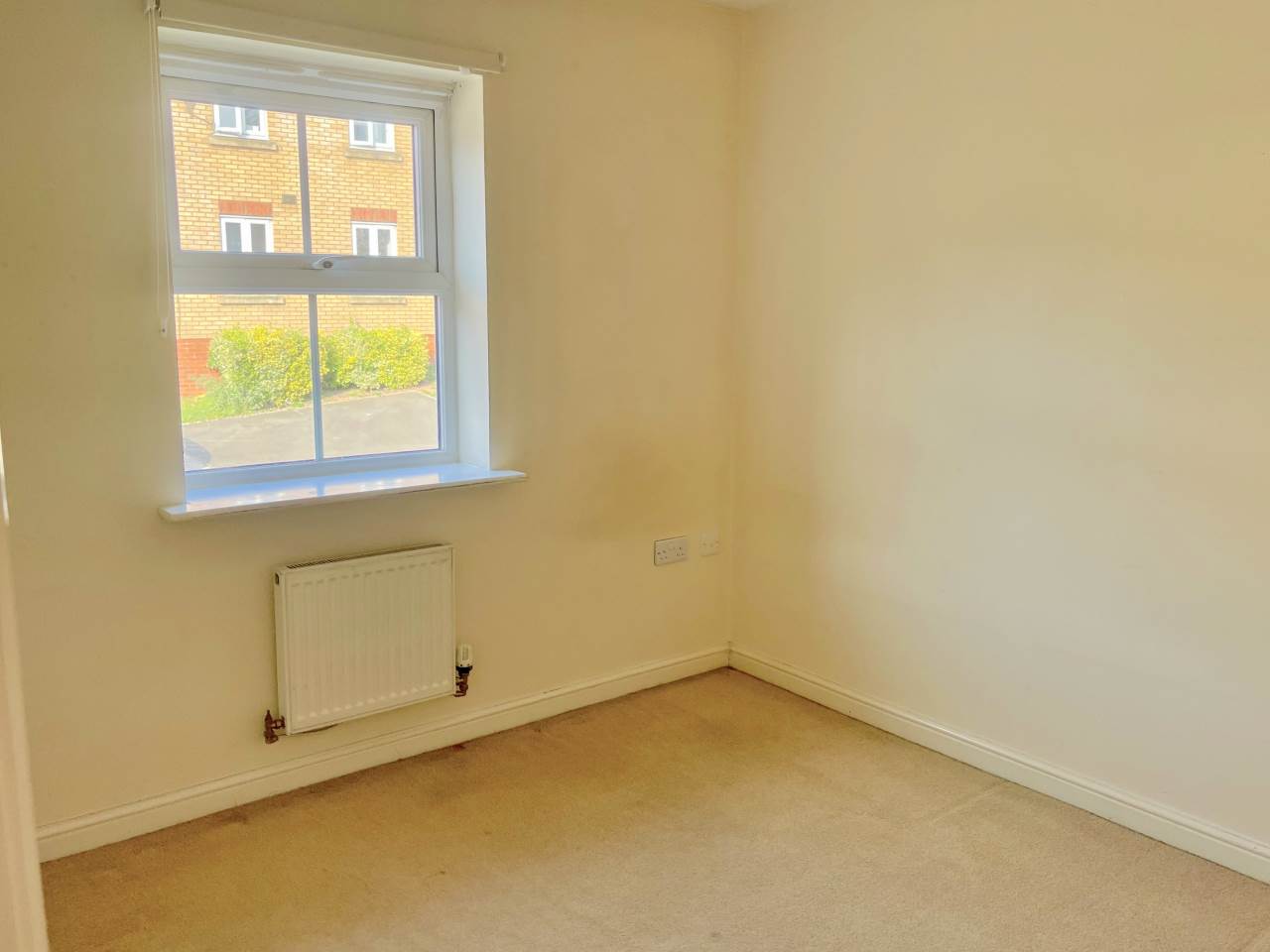 3 bed town house to rent in Longacres, Bridgend 7