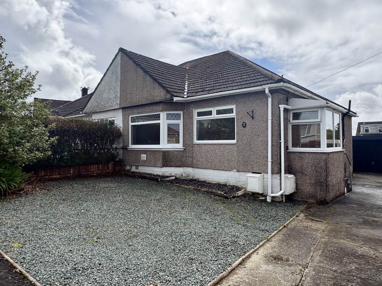 2 bed semi-detached bungalow to rent in Burns Crescent, Cefn Glas, CF31
