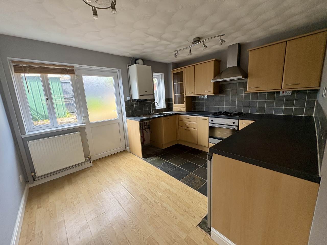 2 bed house to rent in Fairoak Chase, Brackla 2