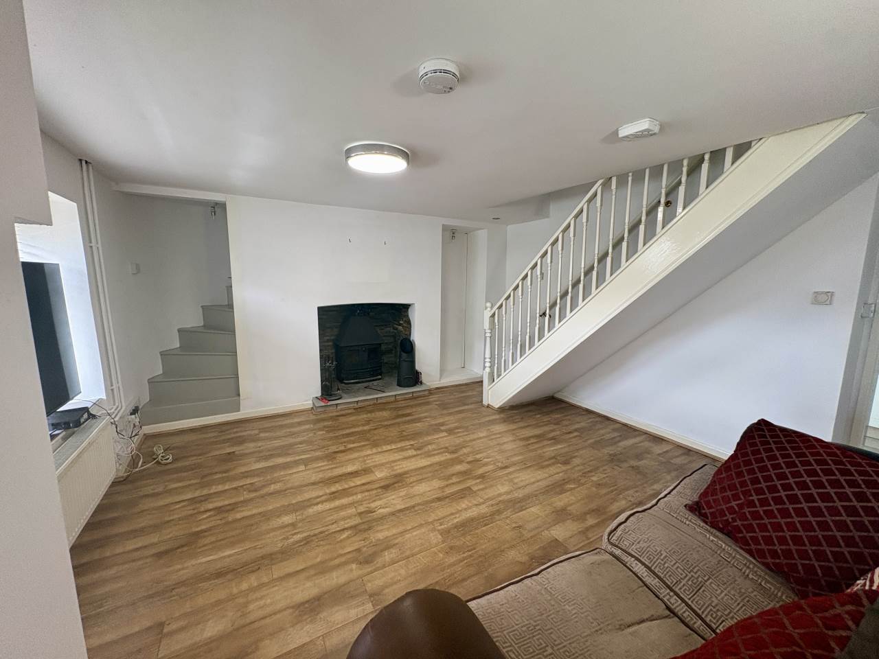 3 bed terraced house to rent in High Street, Kenfig Hill 1