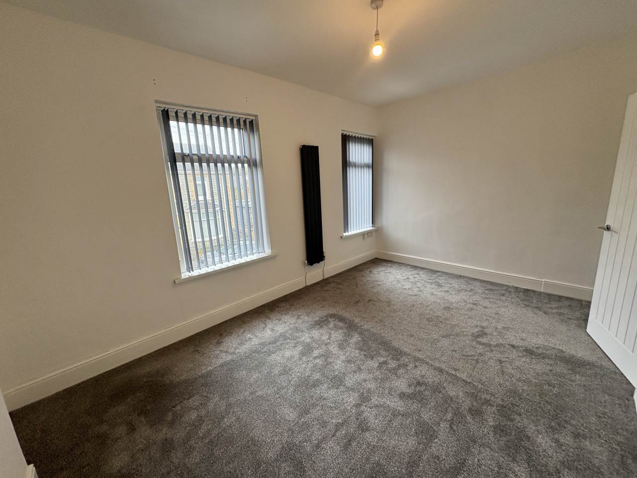 3 bed terraced house to rent in Charles Street 6