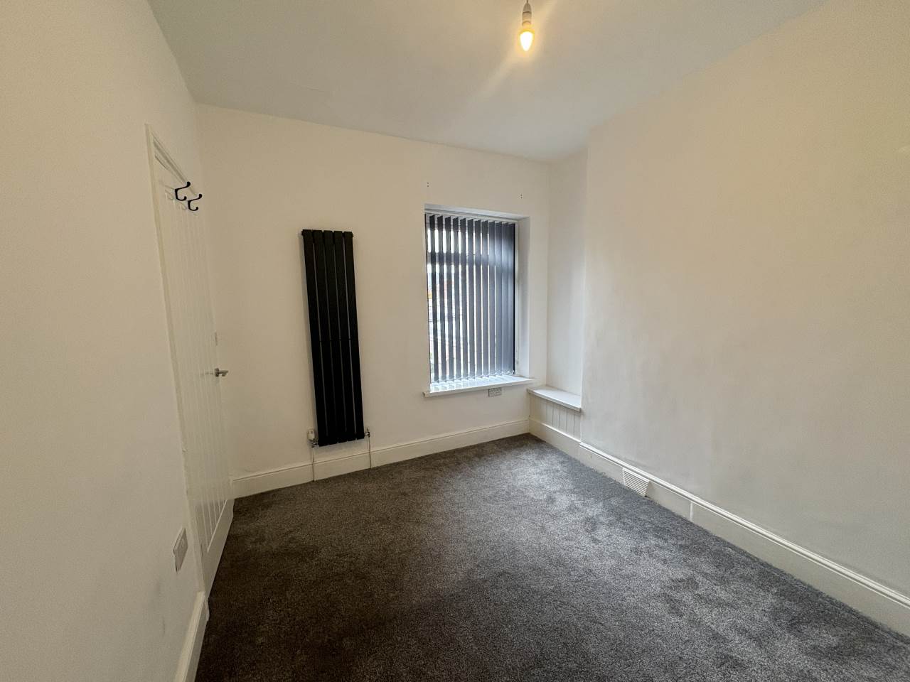 3 bed terraced house to rent in Charles Street  - Property Image 9
