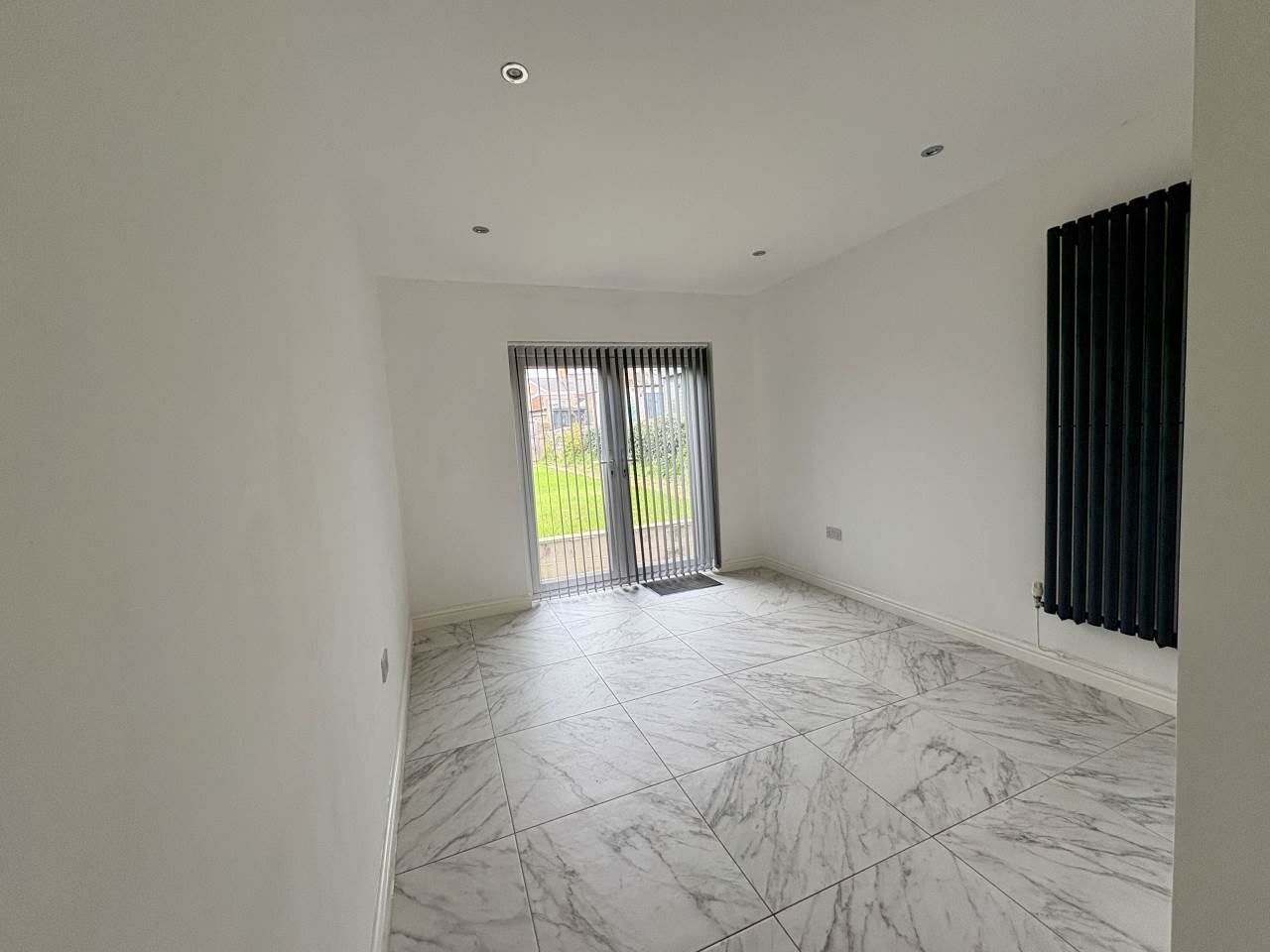 3 bed terraced house to rent in Charles Street 4