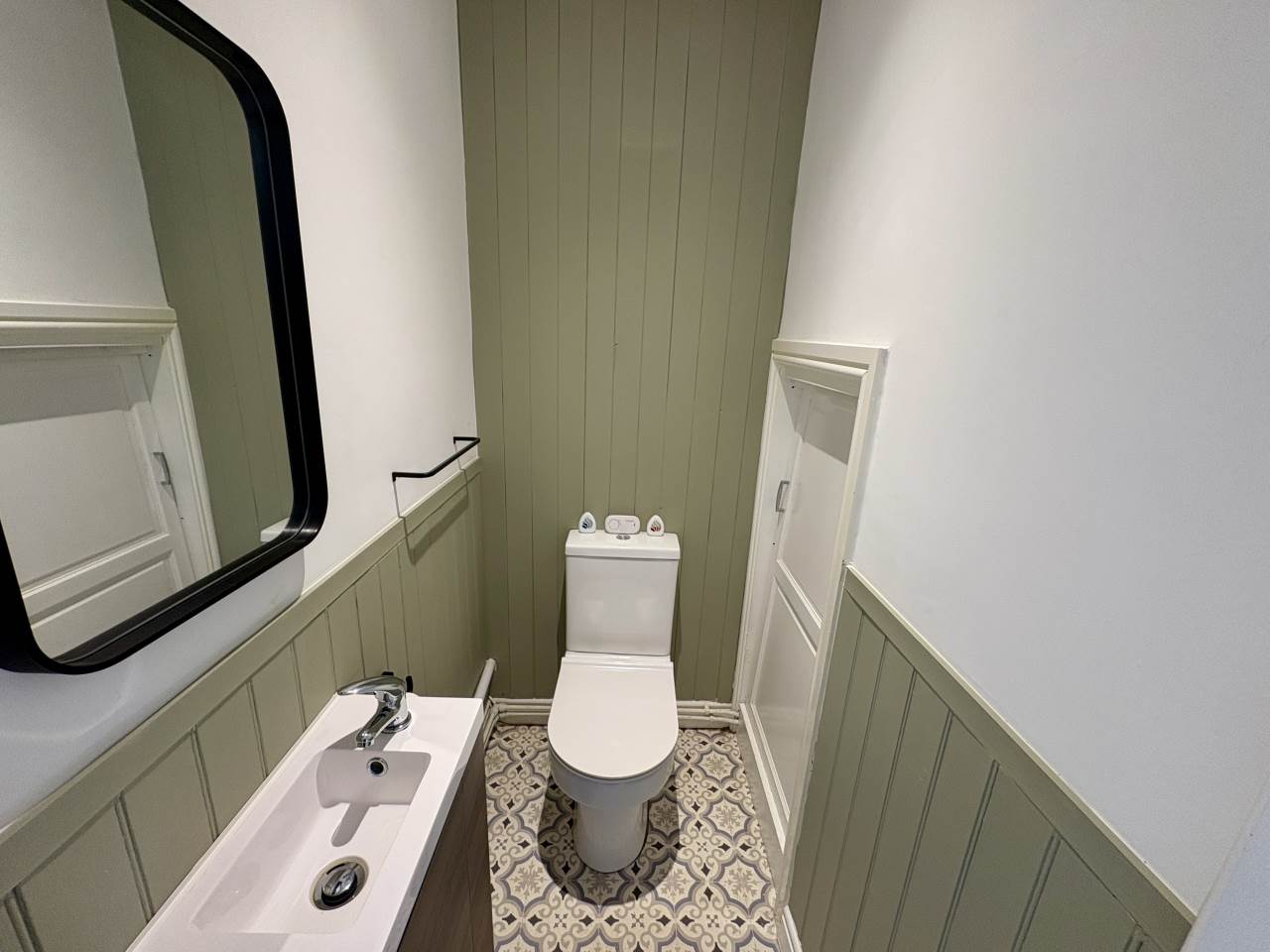 3 bed terraced house to rent in Charles Street 11