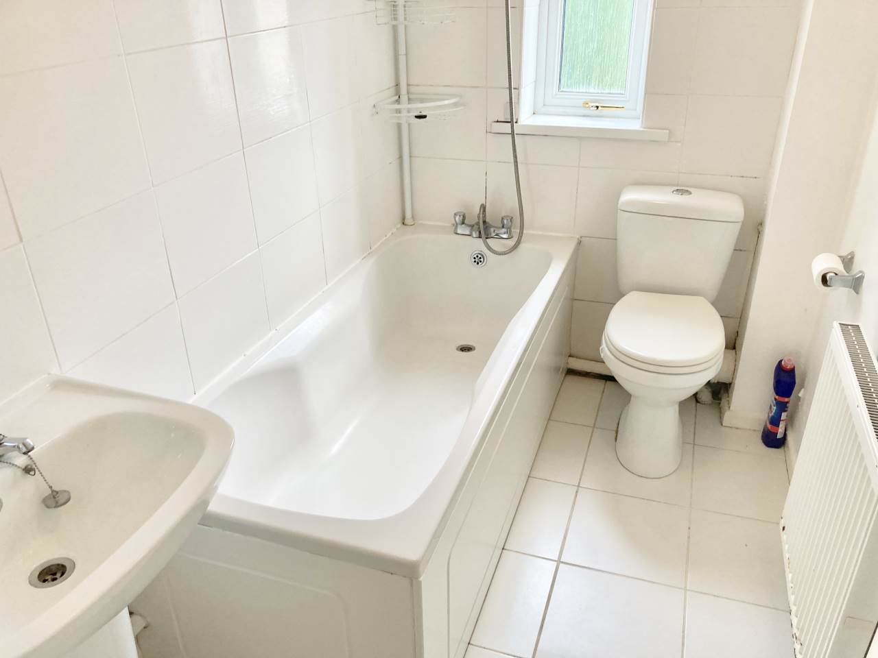 2 bed terraced house to rent in Fairoak Chase, Brackla 2