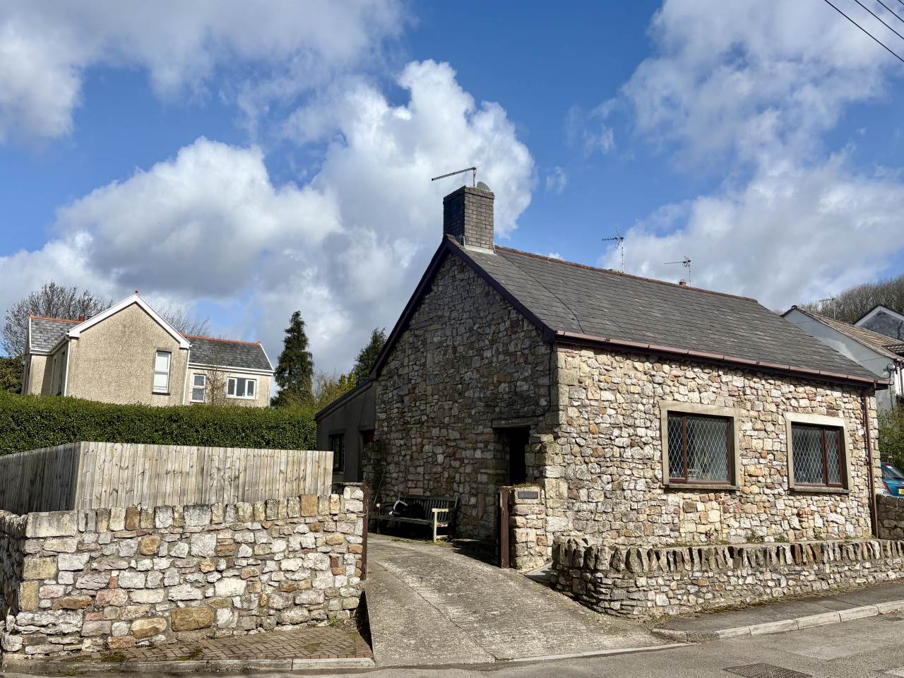 3 bed detached bungalow to rent in Old School House, Lamb Row  - Property Image 2