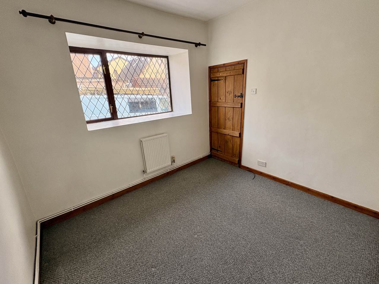 3 bed detached bungalow to rent in Old School House, Lamb Row 5