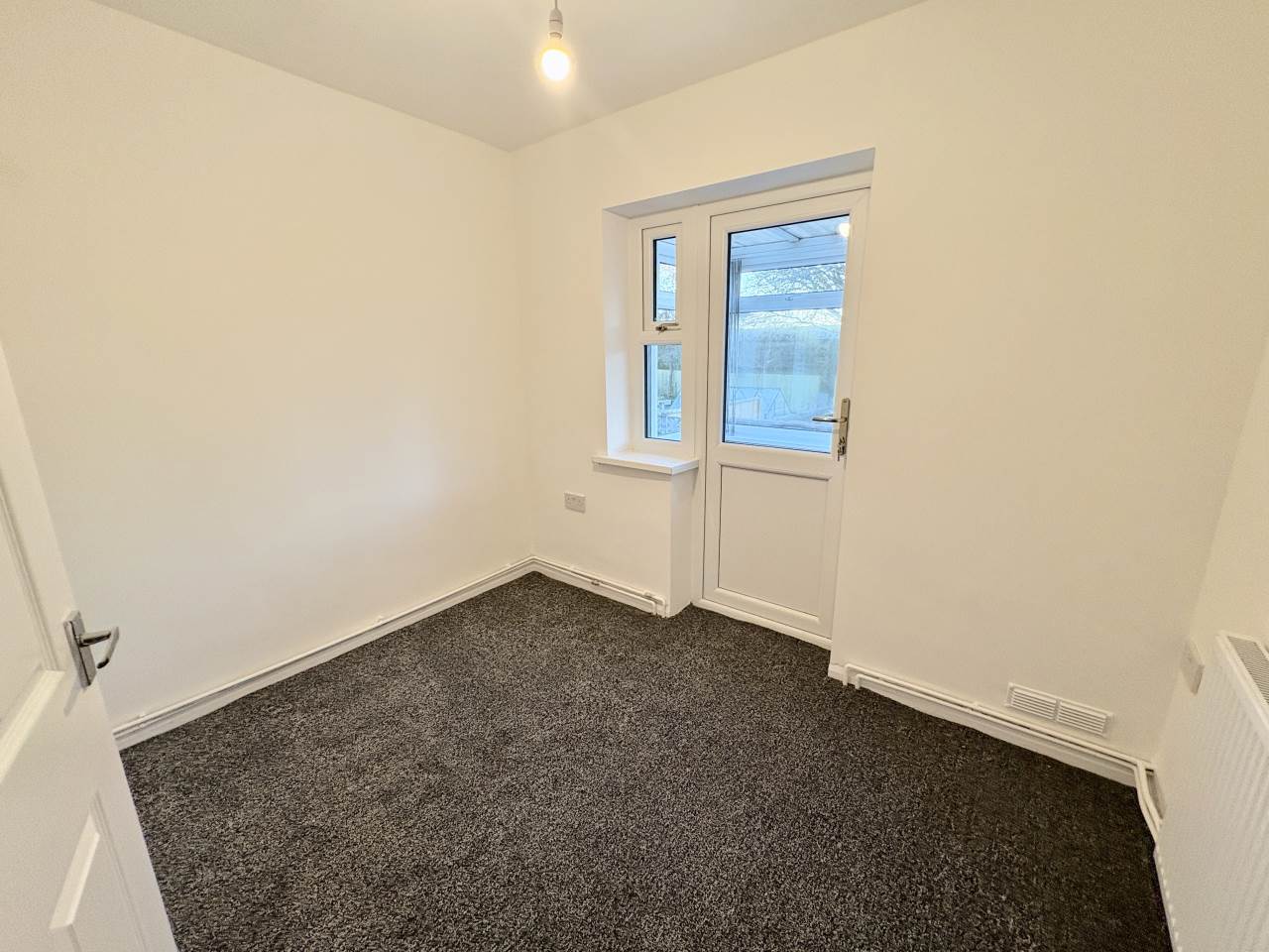 2 bed bungalow to rent in Woodland Park, Kenfig Hill  - Property Image 7
