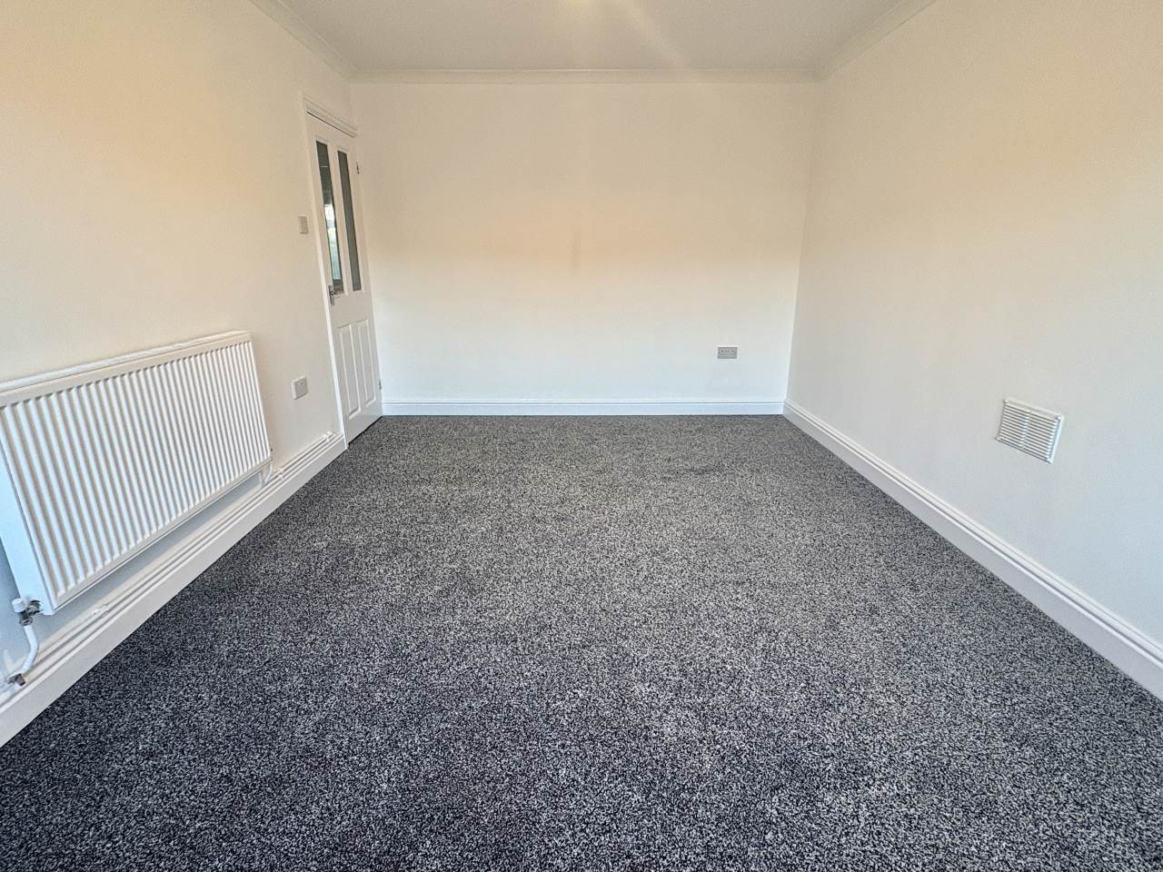 2 bed bungalow to rent in Woodland Park, Kenfig Hill 2