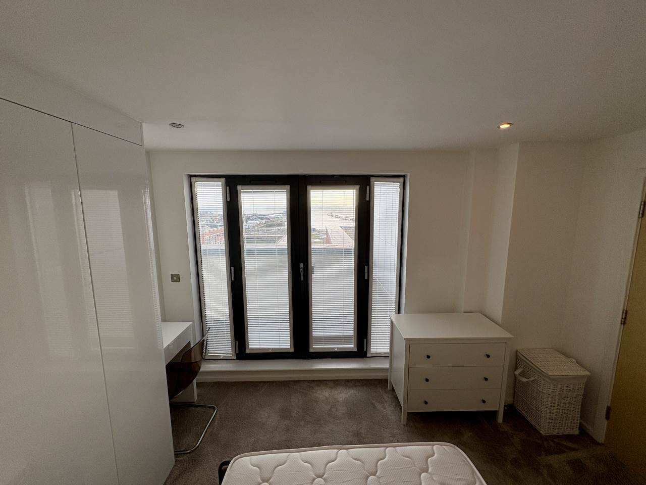 2 bed penthouse to rent in South Quay, Kings Road  - Property Image 4