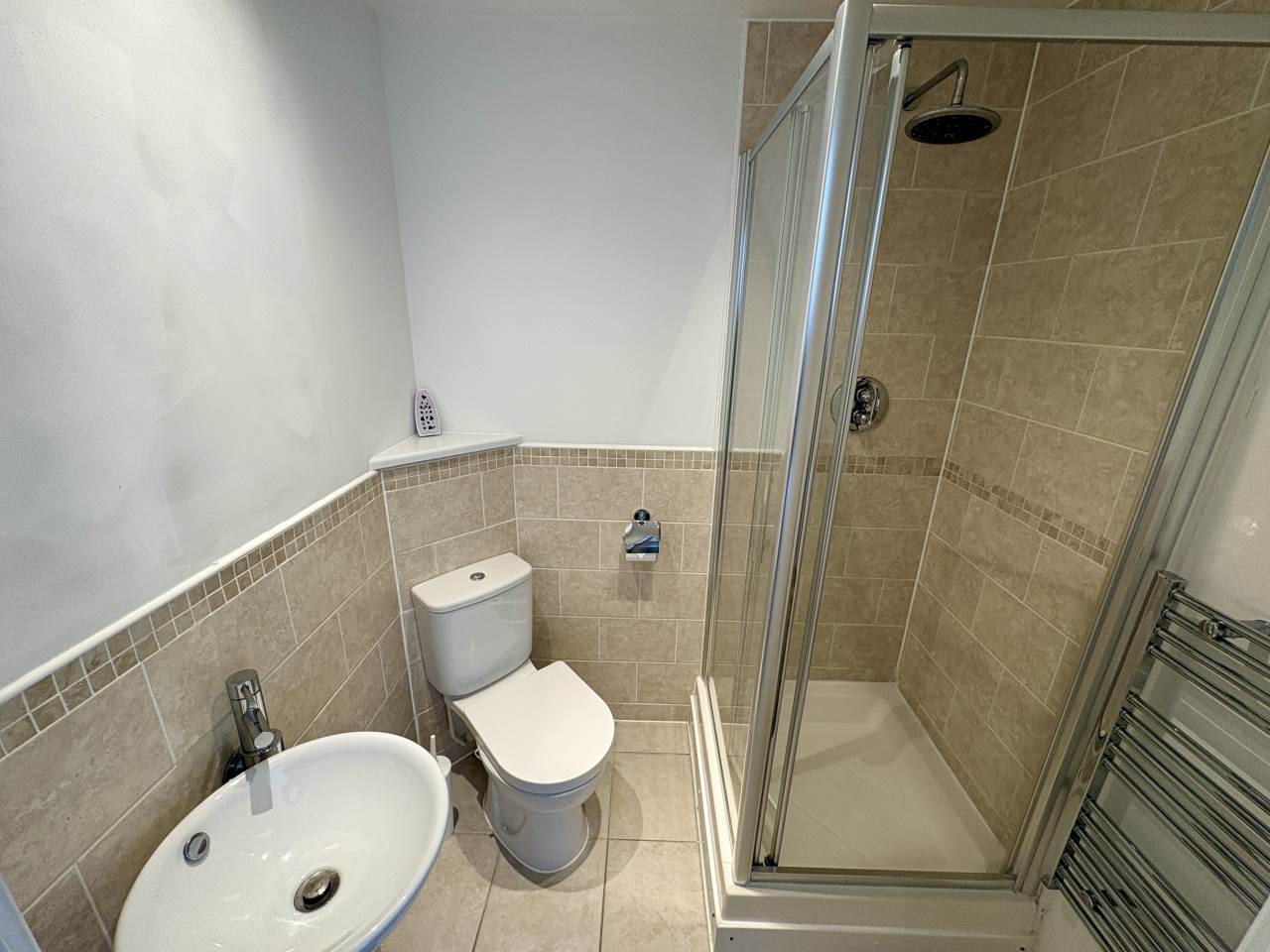 2 bed penthouse to rent in South Quay, Kings Road 6