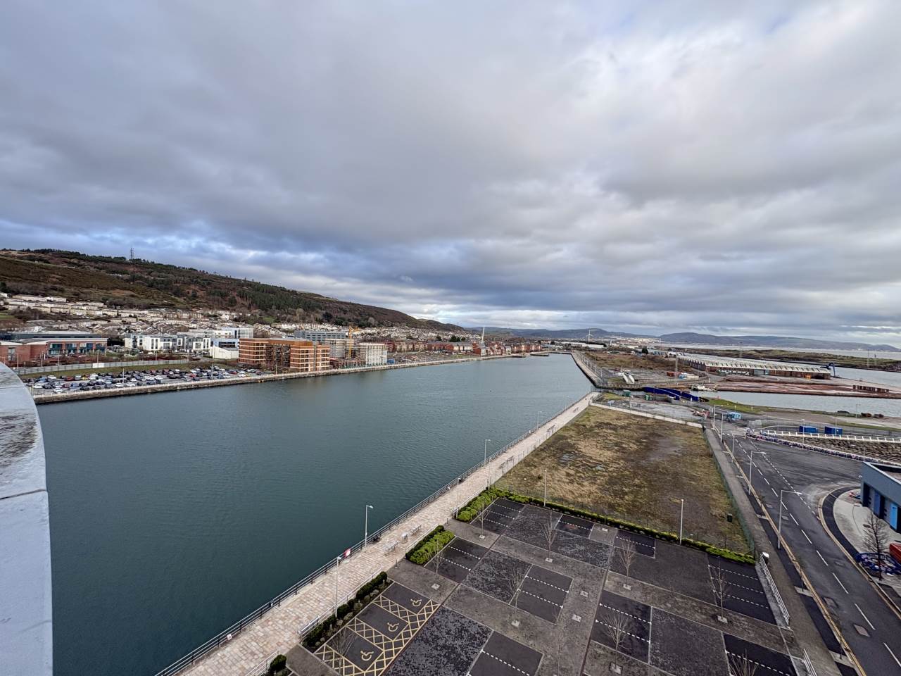 2 bed penthouse to rent in South Quay, Kings Road 10