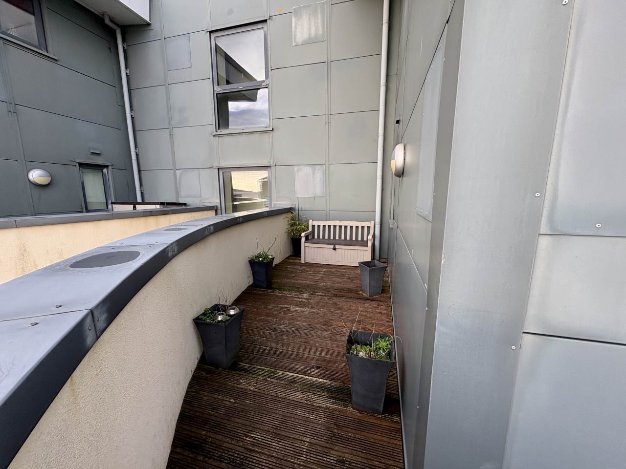 2 bed penthouse to rent in South Quay, Kings Road  - Property Image 10