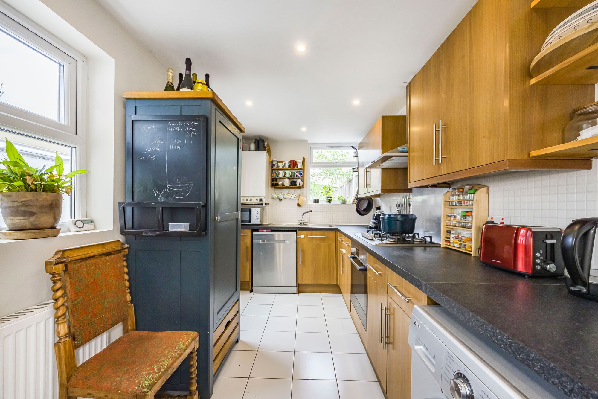 2 bed mid-terraced house for sale in Albany Road, Walthamstow, E17  - Property Image 5