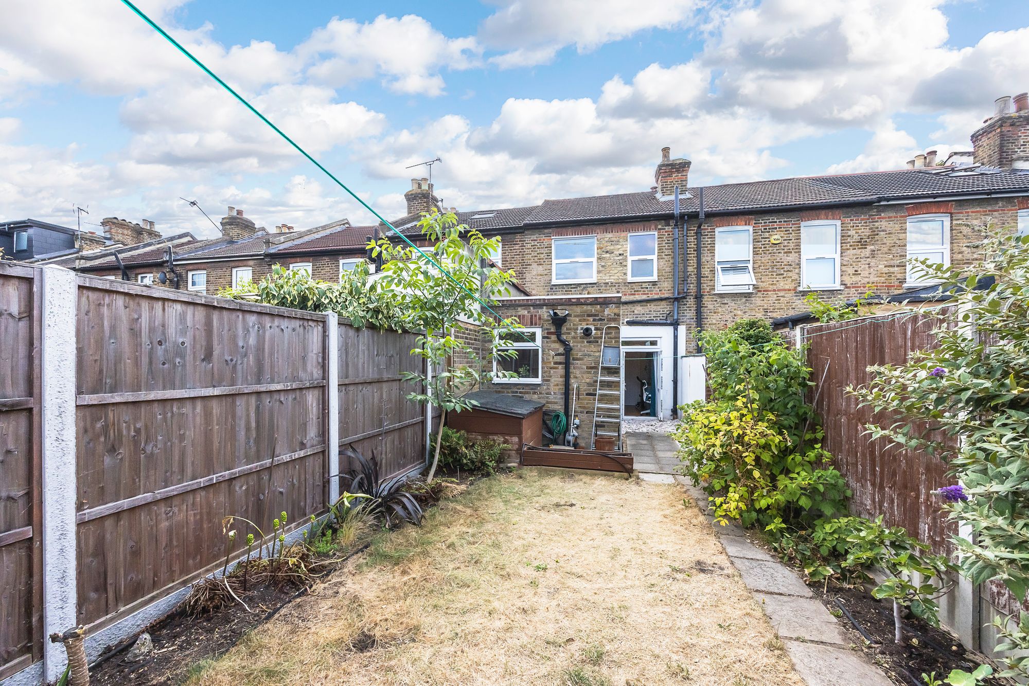 2 bed mid-terraced house for sale in Albany Road, Walthamstow, E17 17