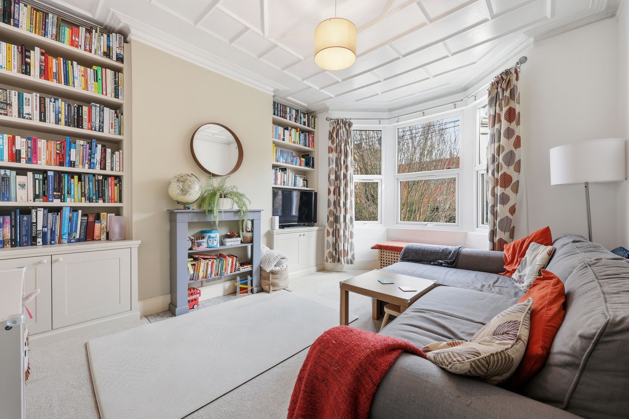 2 bed flat for sale in Newport Road, Leyton, E10  - Property Image 2