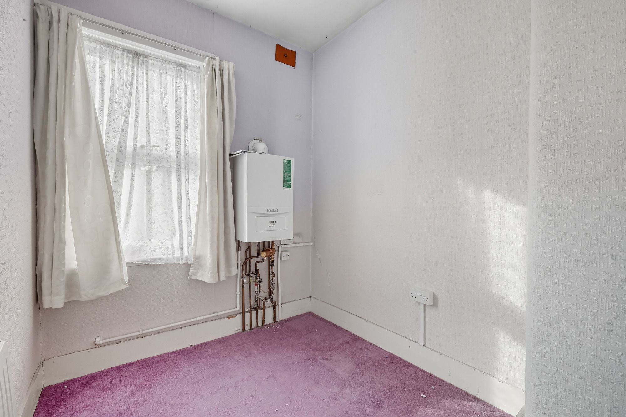 3 bed terraced house for sale in Henniker Gardens, London, E6  - Property Image 13
