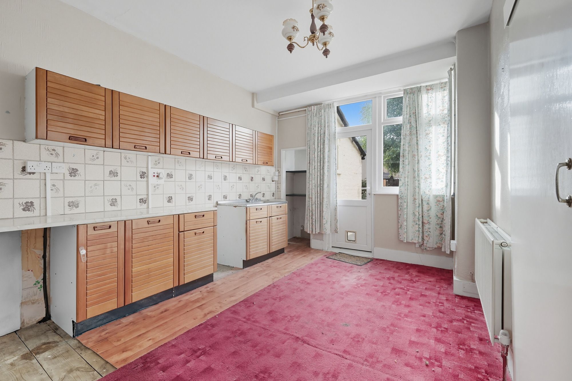 3 bed terraced house for sale in Henniker Gardens, London, E6  - Property Image 6