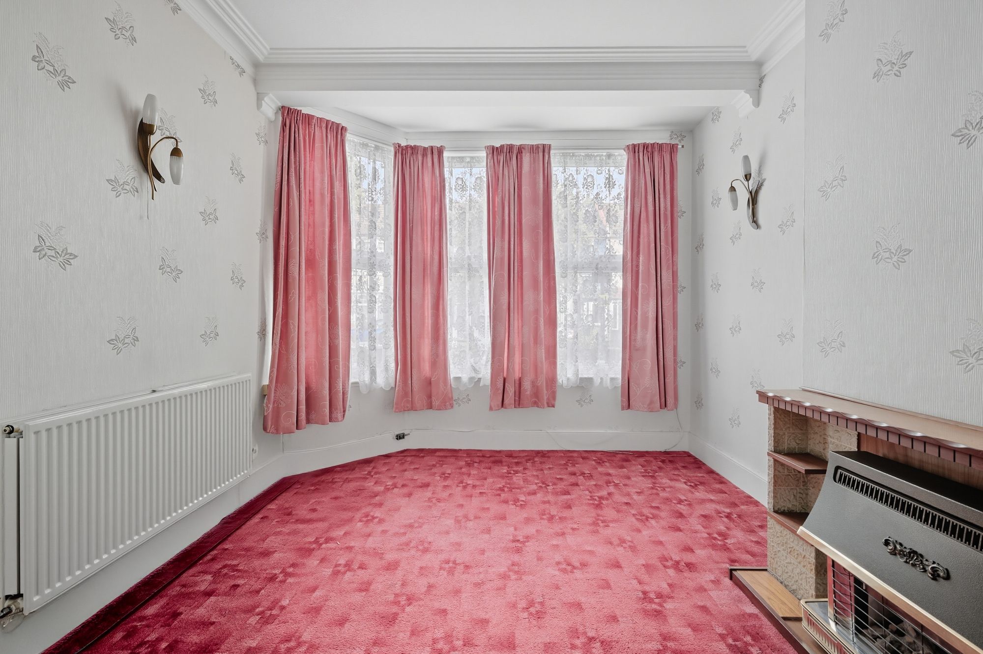 3 bed terraced house for sale in Henniker Gardens, London, E6  - Property Image 9