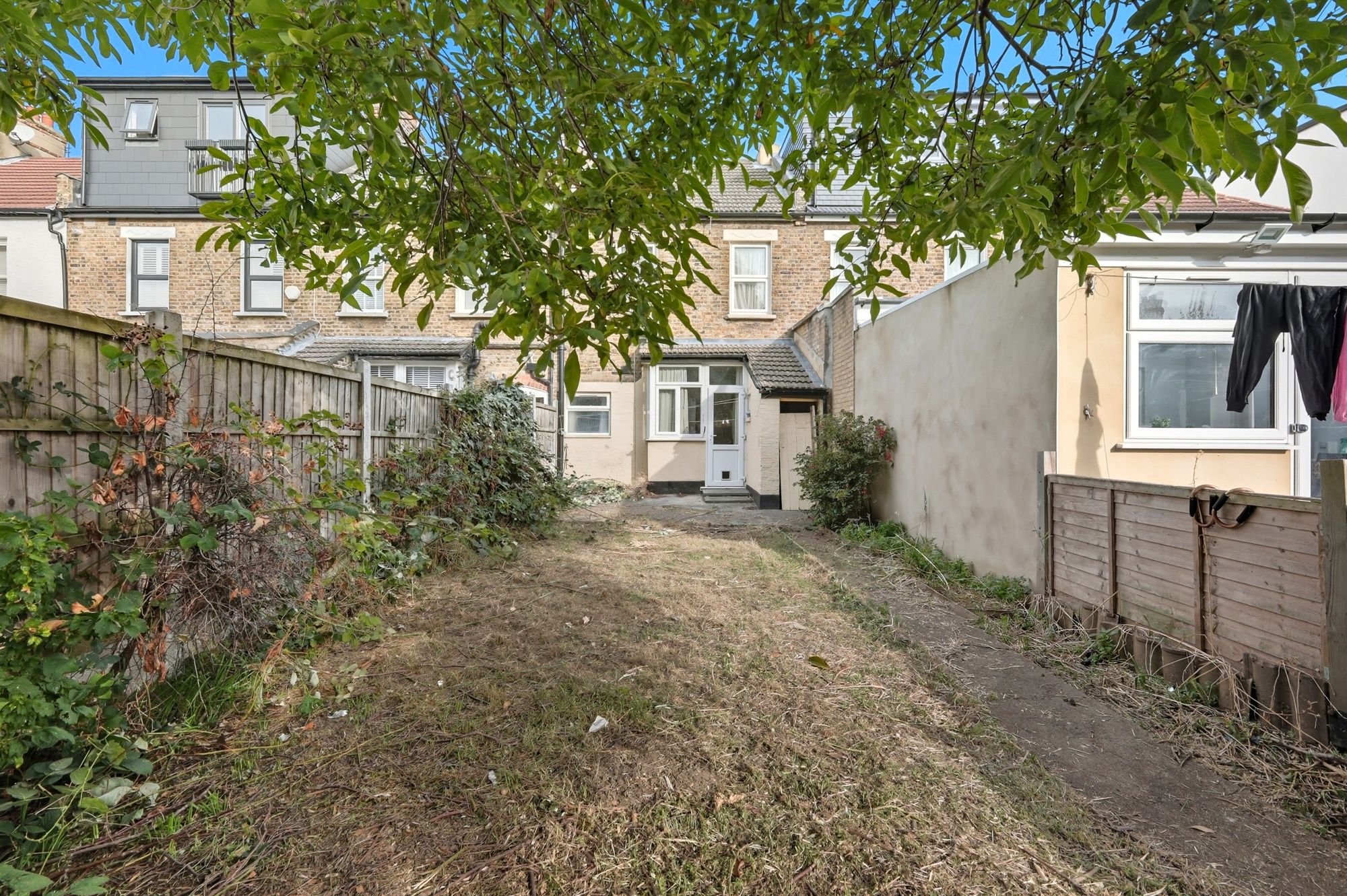3 bed terraced house for sale in Henniker Gardens, London, E6  - Property Image 23
