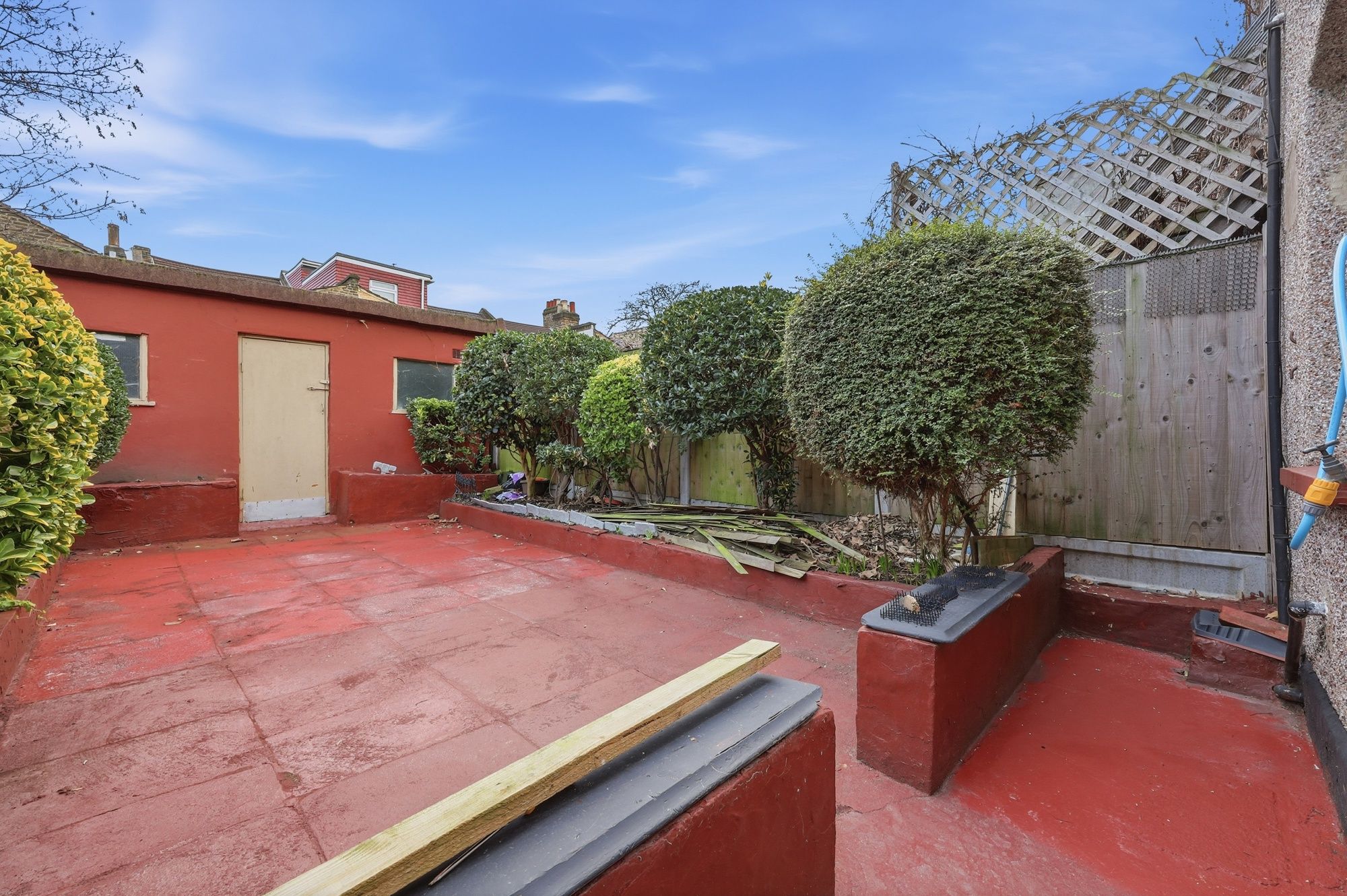 4 bed mid-terraced house for sale in Calderon Road, Leytonstone, E11 16