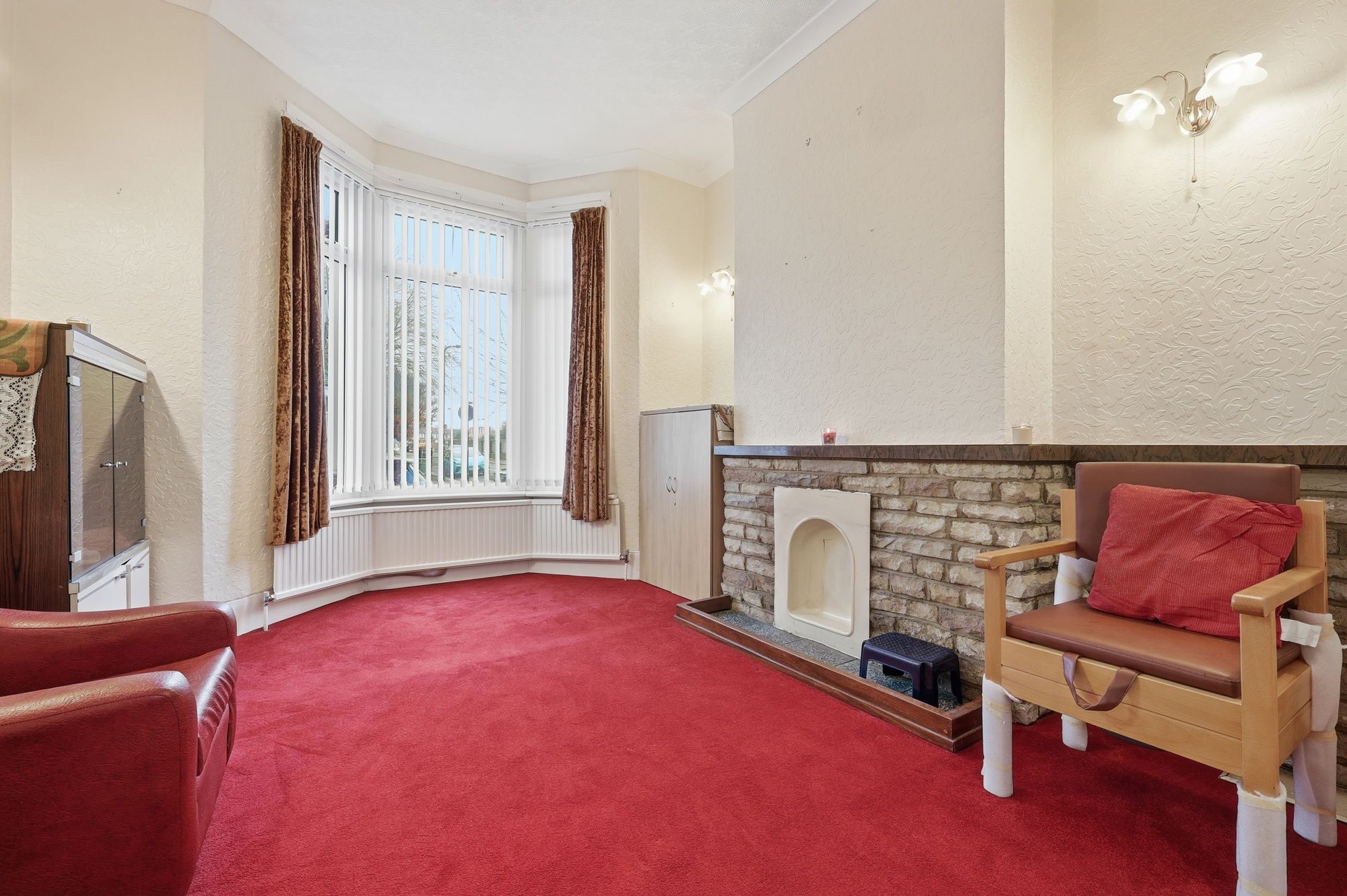 4 bed mid-terraced house for sale in Calderon Road, Leytonstone, E11 3