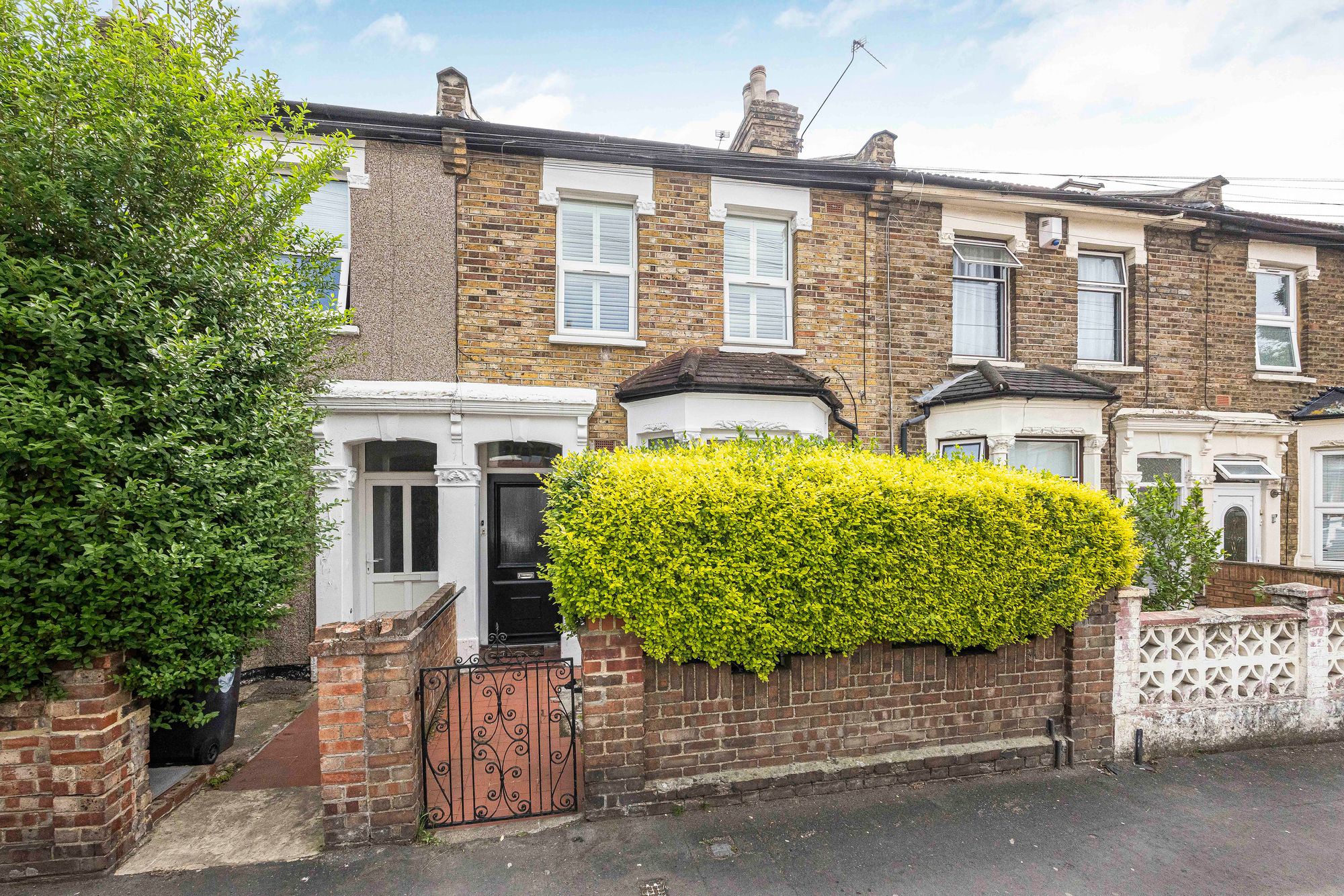 2 bed flat for sale in Murchison Road, Leyton, E10