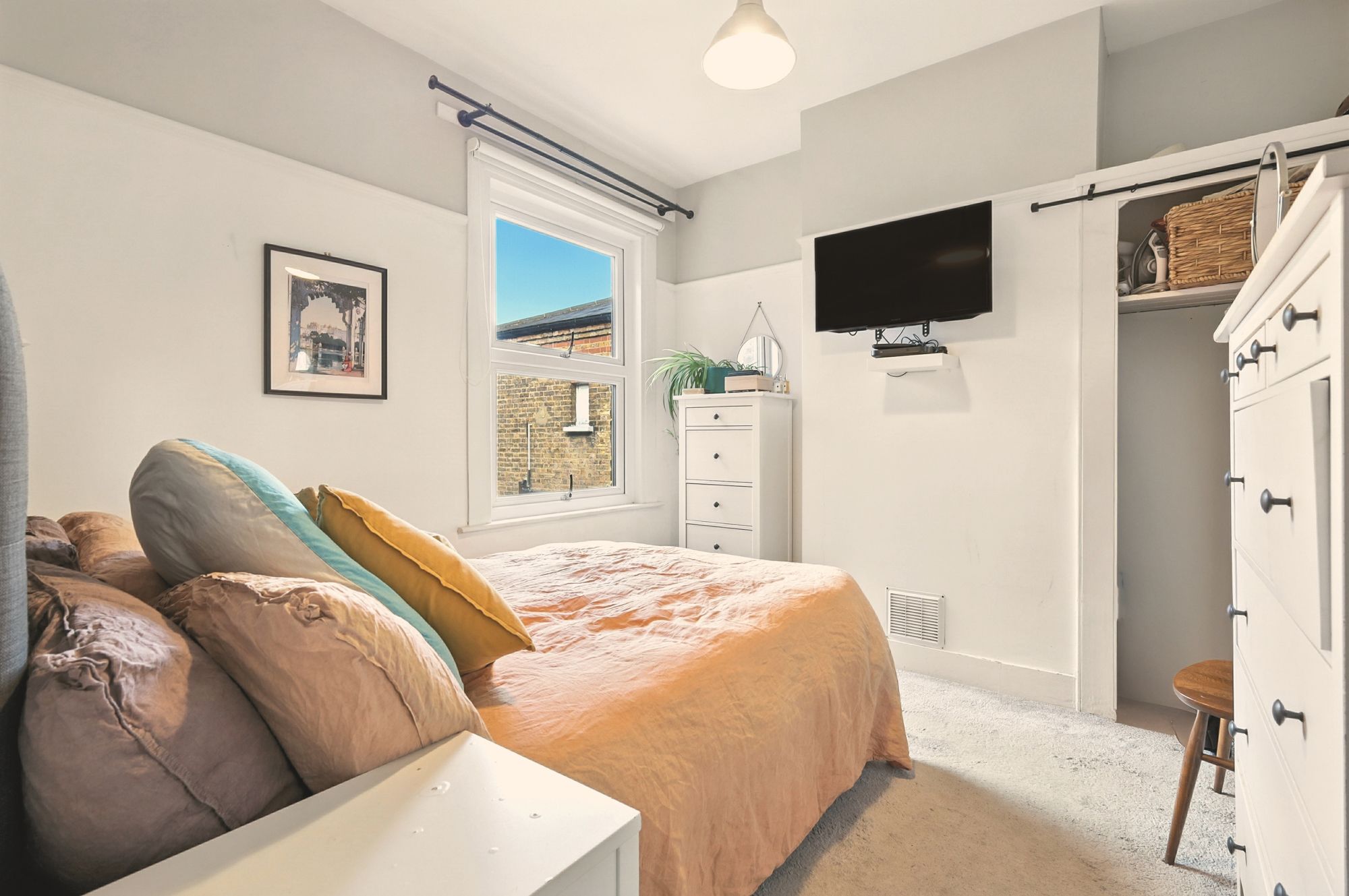 2 bed flat for sale in Kettlebaston Road, Leyton, E10 8