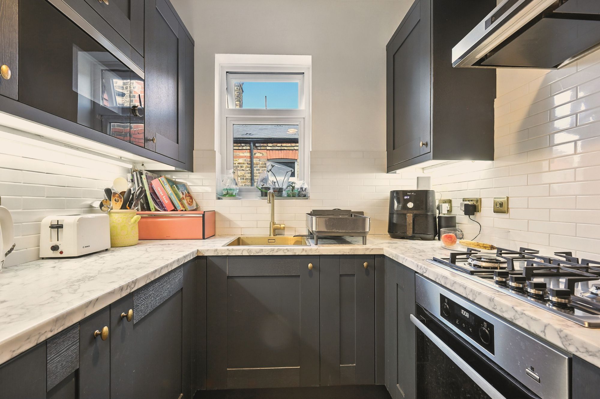 2 bed flat for sale in Kettlebaston Road, Leyton, E10  - Property Image 3