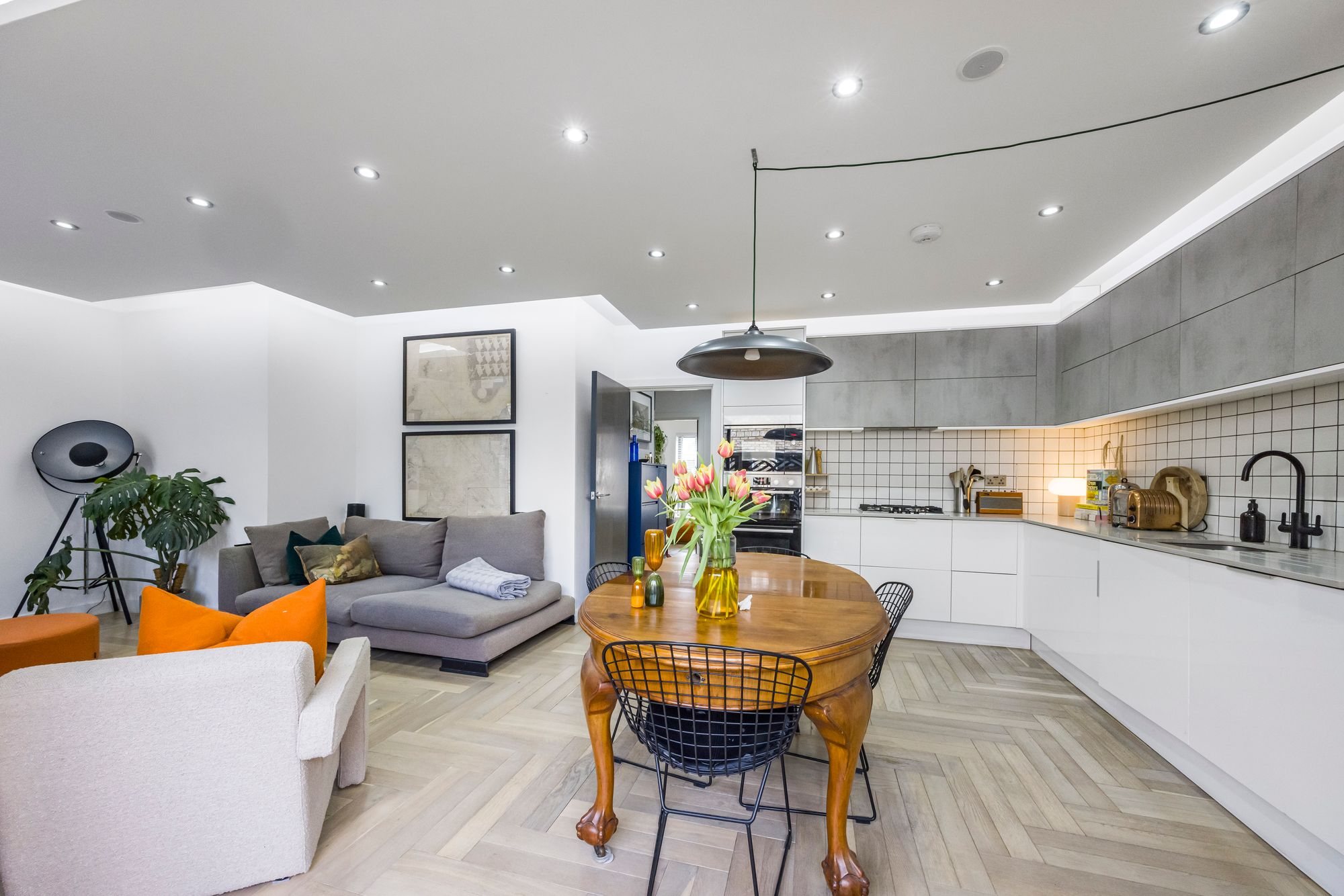 2 bed apartment for sale in Smithys Mews, London, E10 4