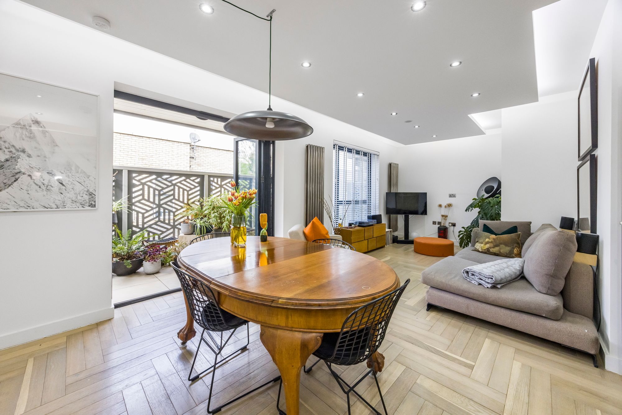 2 bed apartment for sale in Smithys Mews, London, E10 8