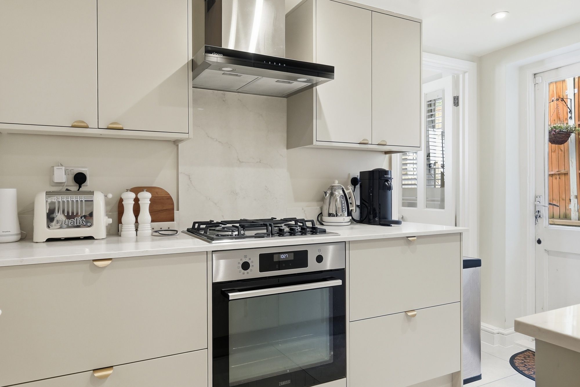 2 bed flat for sale in Dawlish Road, Leyton, E10 14