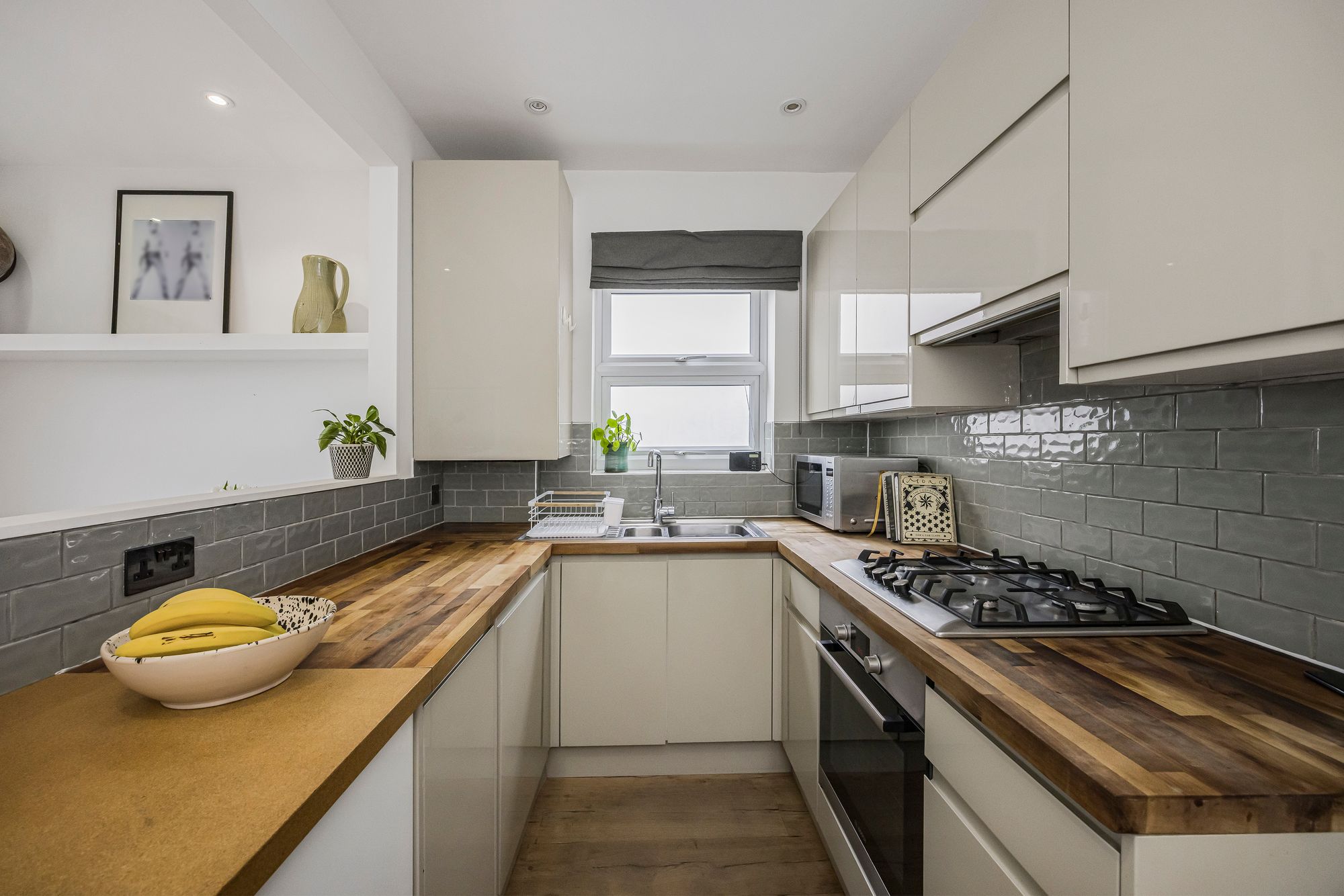 2 bed flat for sale in Francis Road, Leyton, E10 - Property Image 1