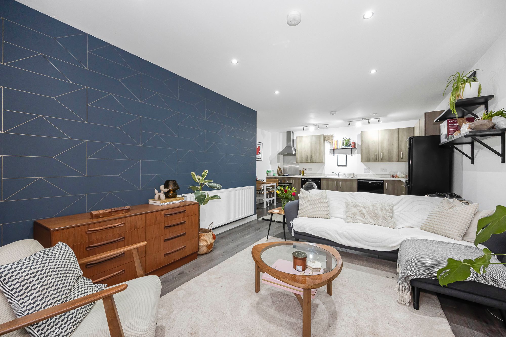 2 bed flat for sale in Manston Court, Walthamstow, E17 4