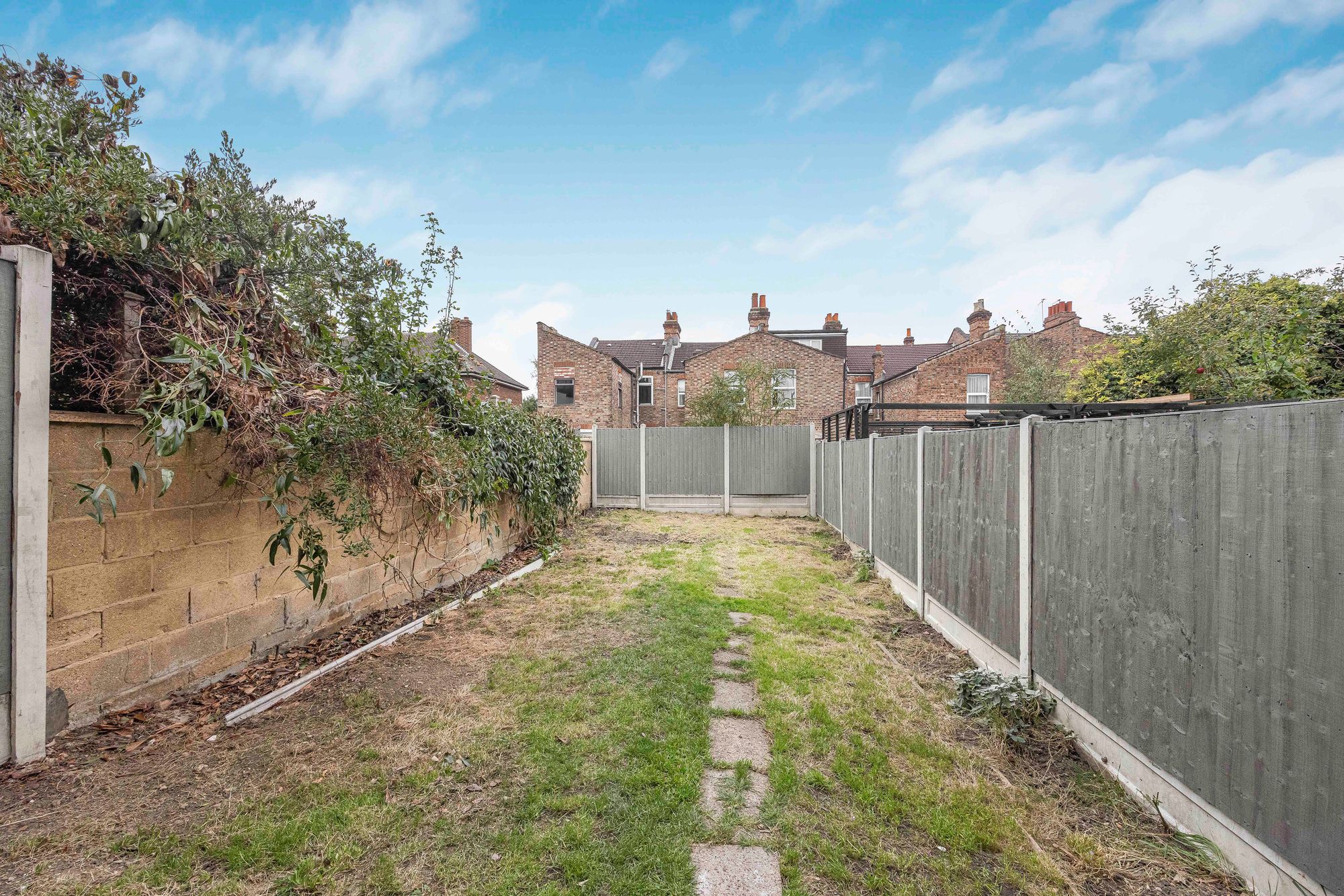 3 bed mid-terraced house for sale in Chesterfield Road, Leyton, E10  - Property Image 23