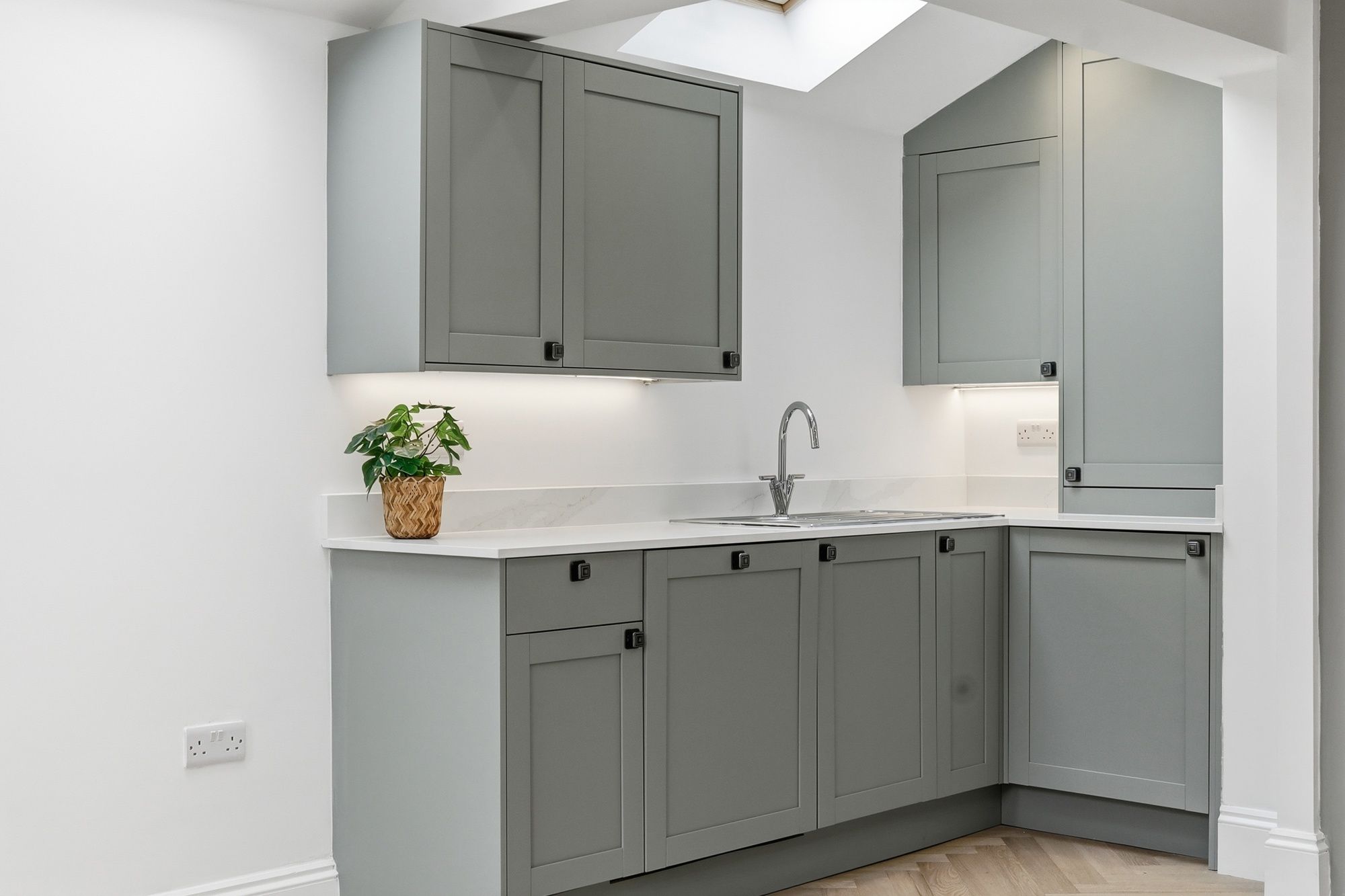 5 bed mid-terraced house for sale in Chichester Road, Leytonstone, E11 7