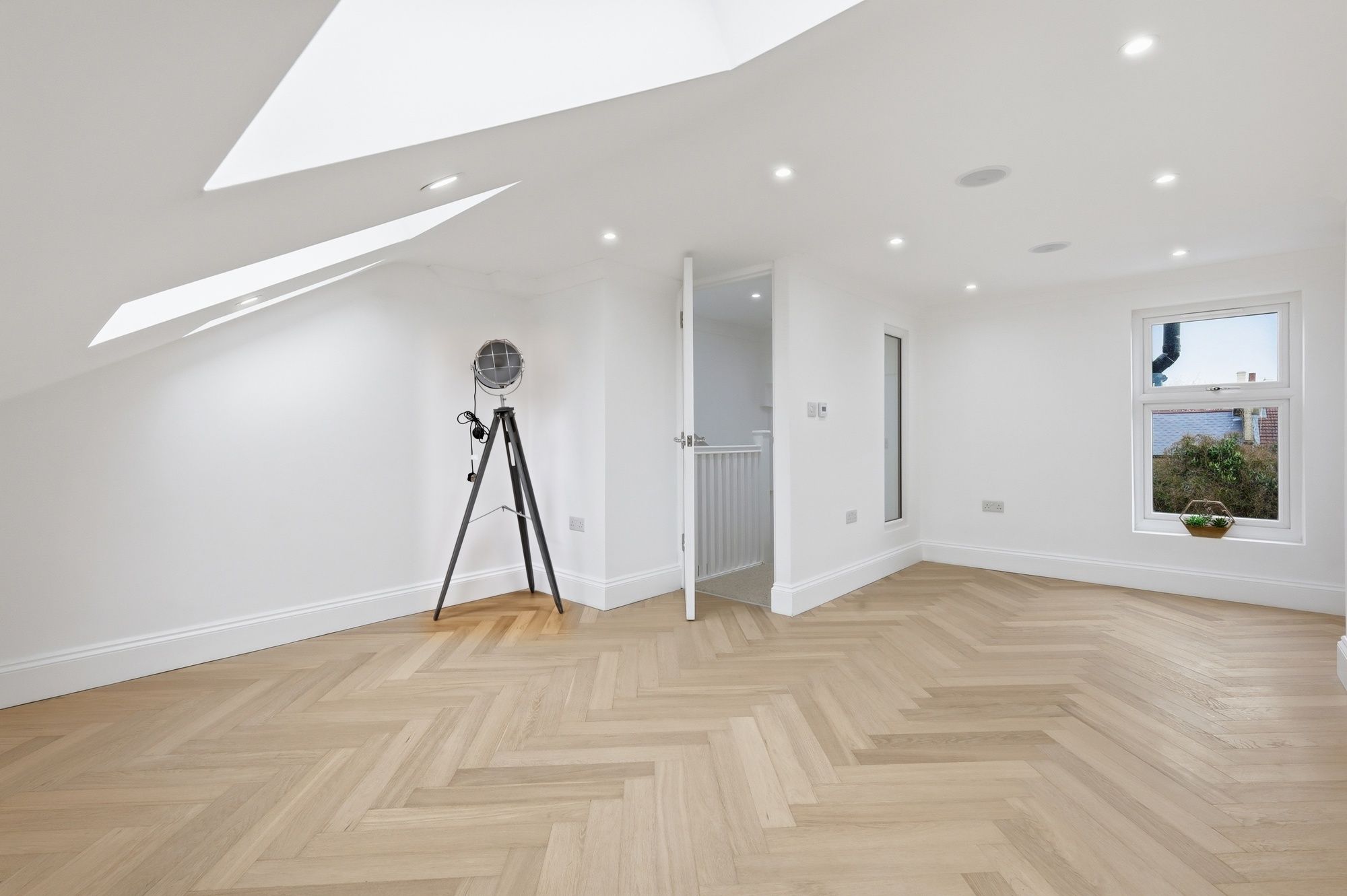 5 bed mid-terraced house for sale in Chichester Road, Leytonstone, E11  - Property Image 15