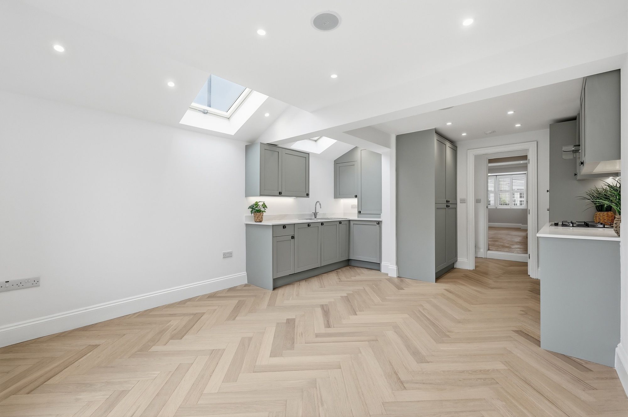 5 bed mid-terraced house for sale in Chichester Road, Leytonstone, E11 8