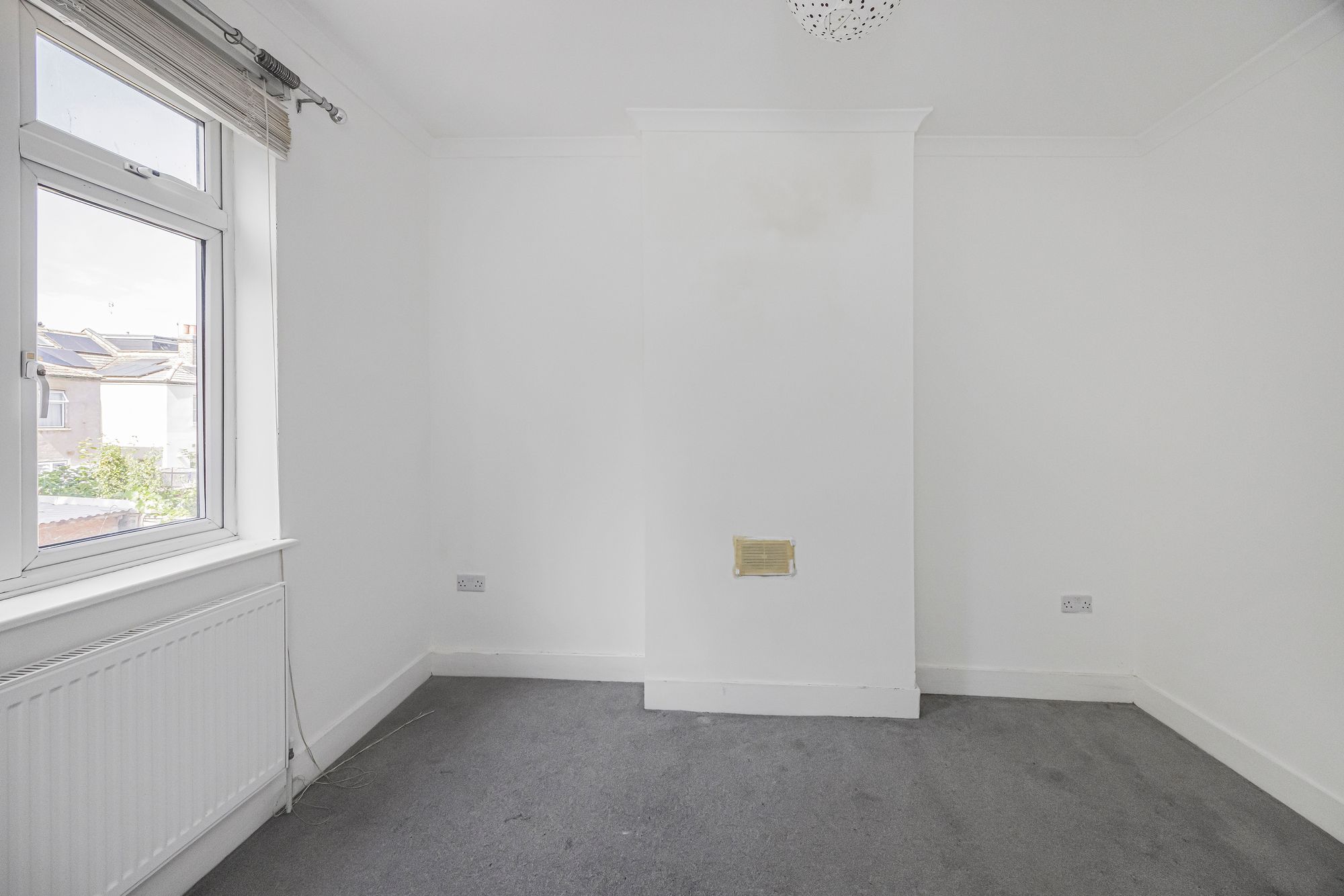 2 bed flat for sale in Park Road, Leyton, E10 10