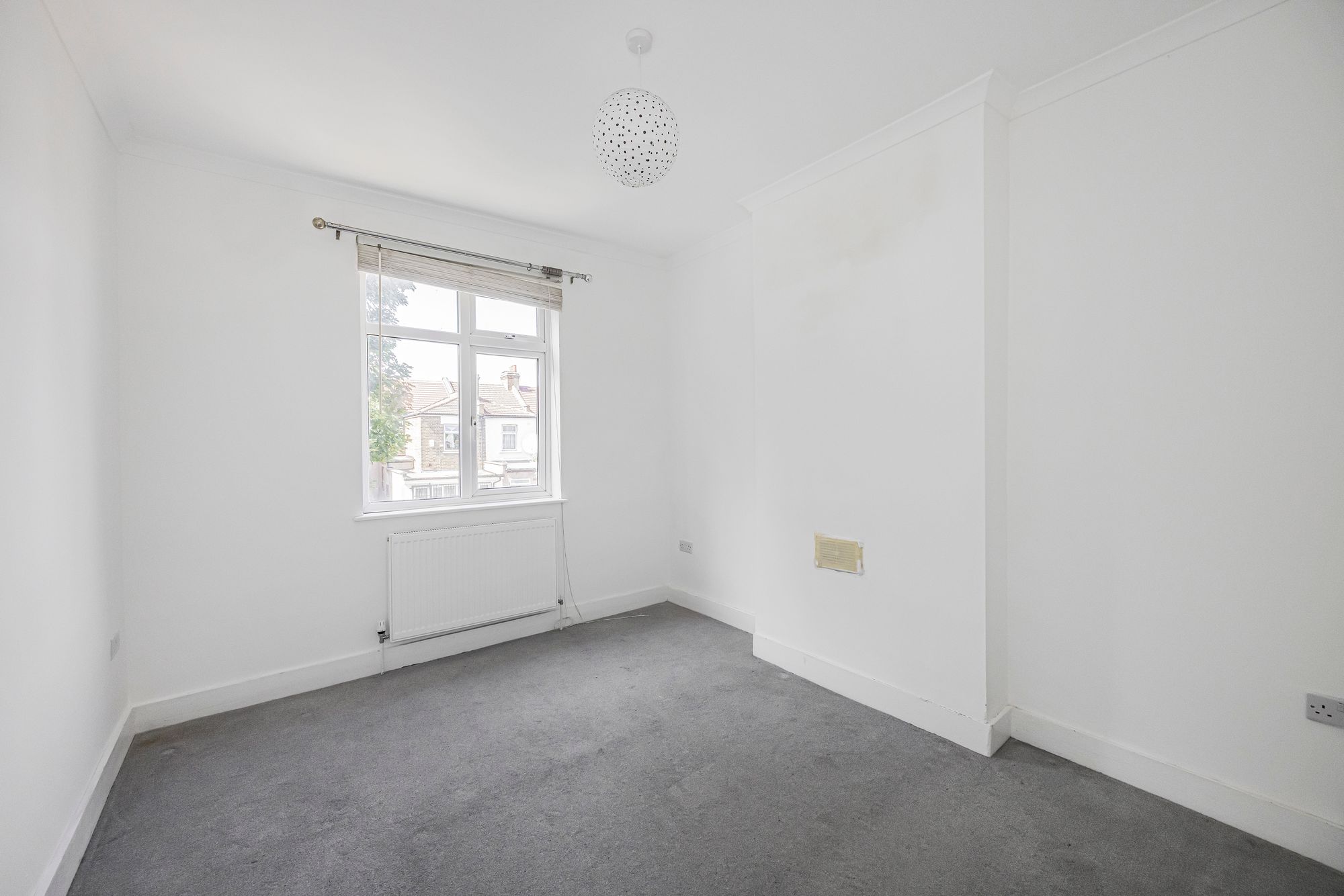 2 bed flat for sale in Park Road, Leyton, E10 11