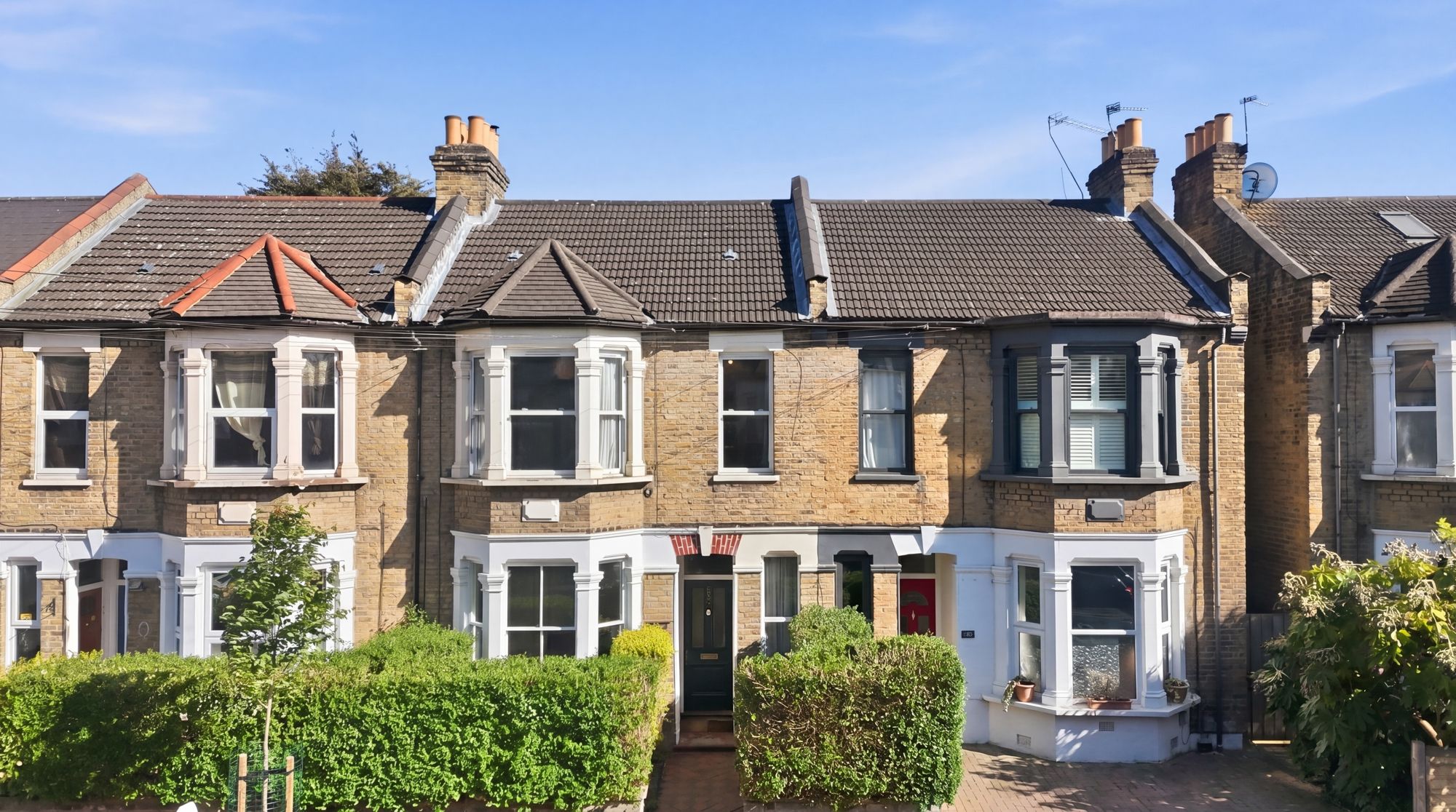 2 bed flat for sale in Albert Road, Leyton, E10 - Property Image 1