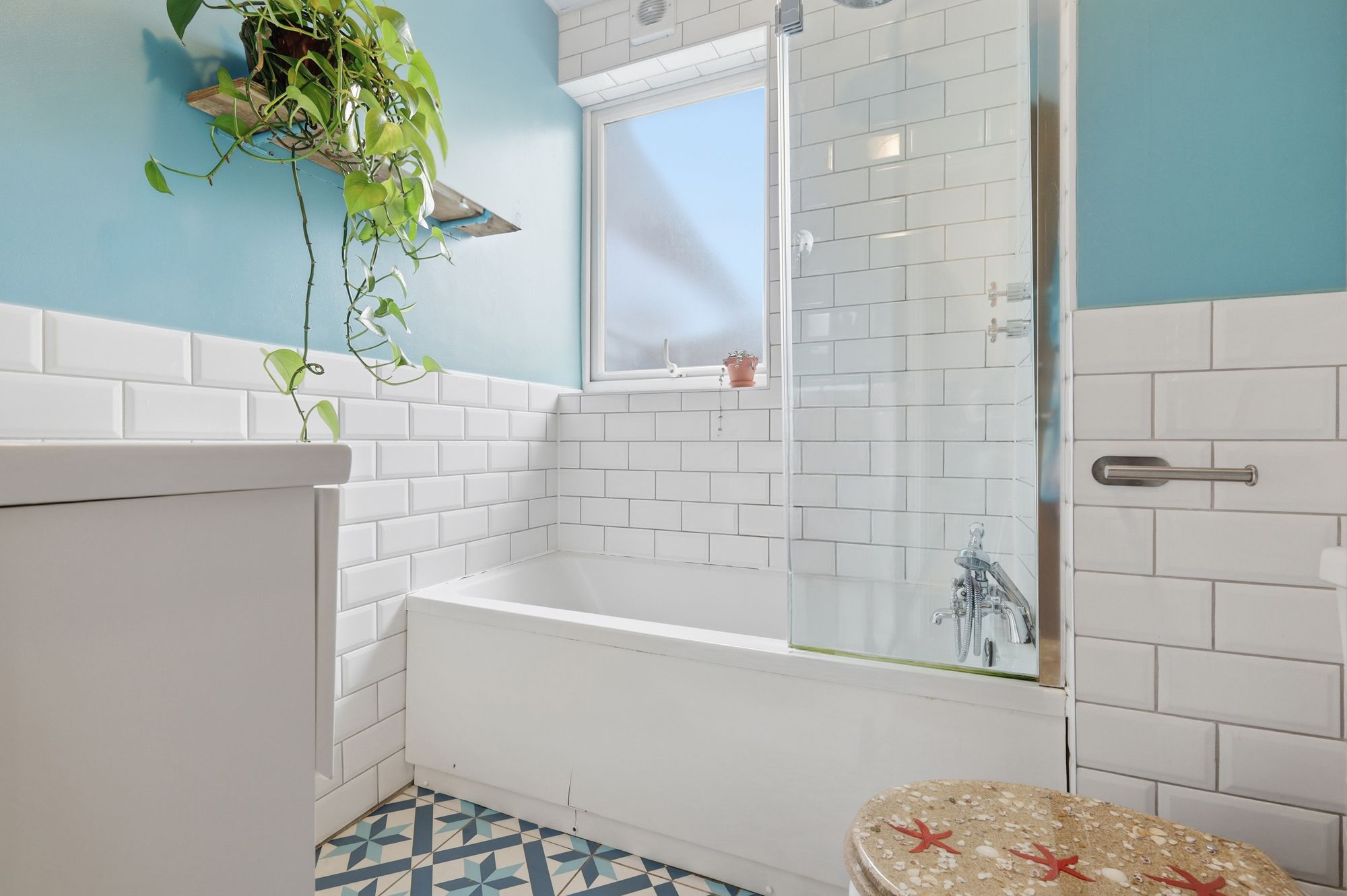 2 bed flat for sale in Tudor Court, Walthamstow, E17  - Property Image 9