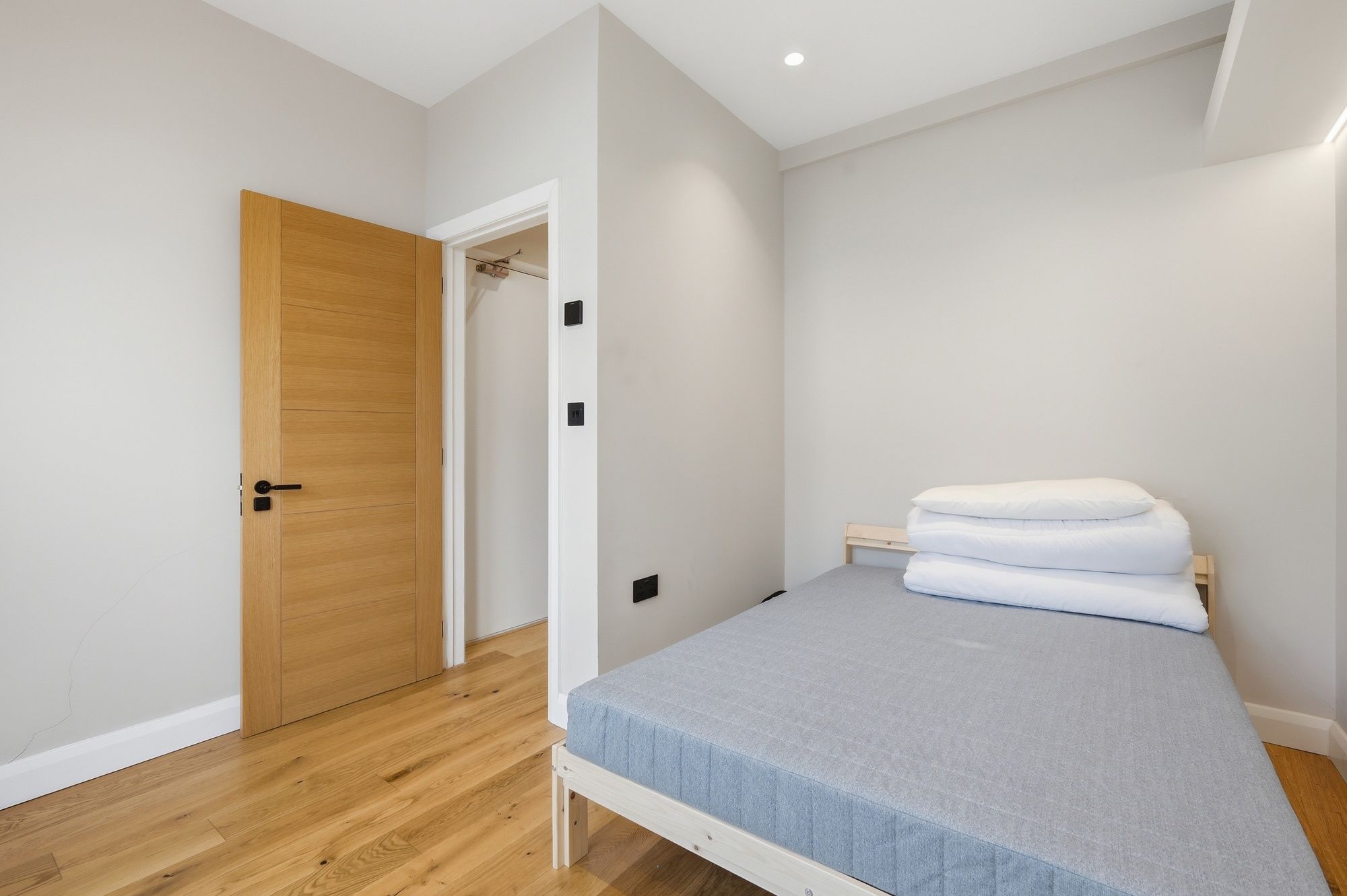2 bed flat for sale in Calderon Road, Leytonstone, E11 14