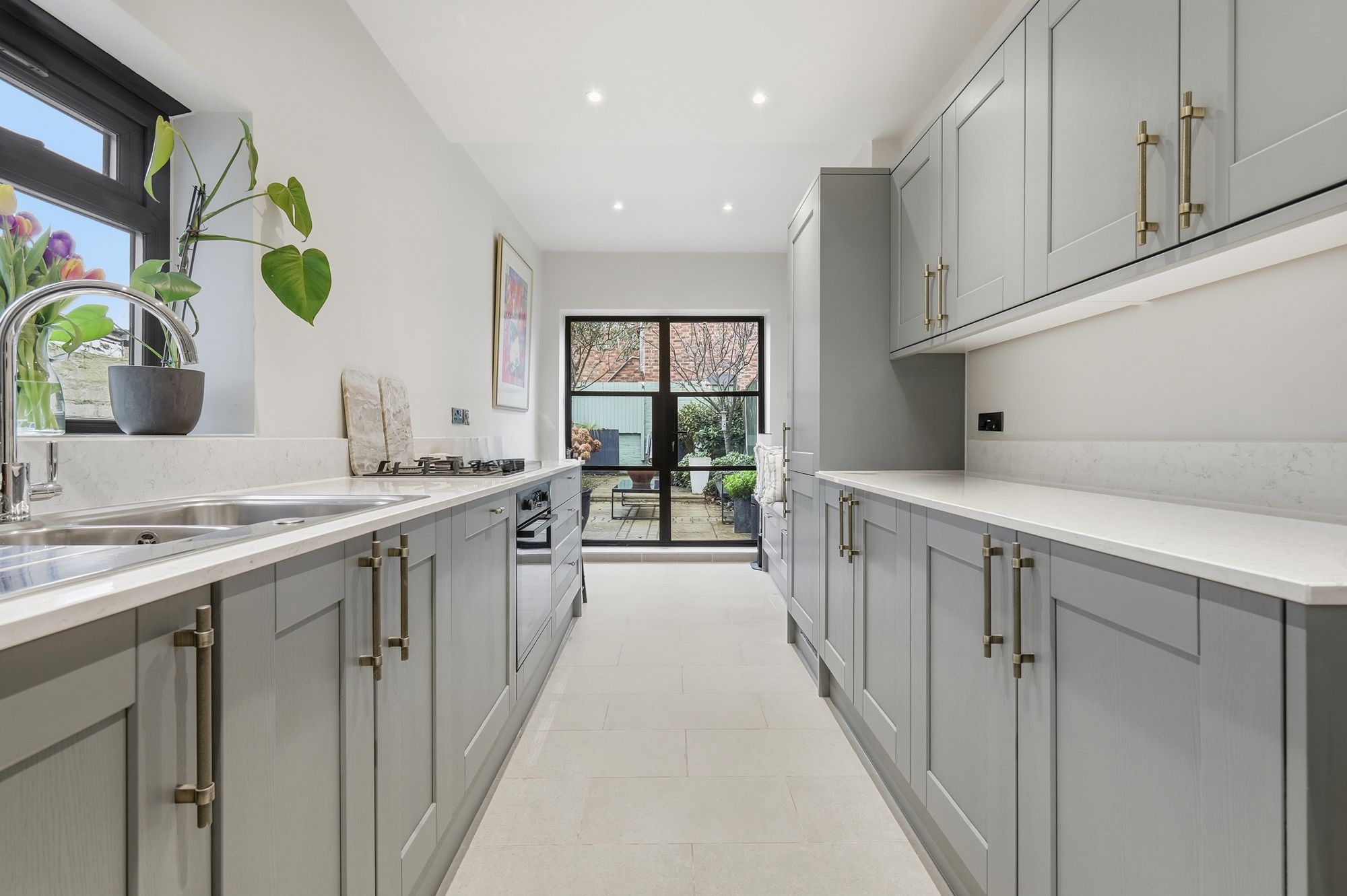 2 bed mid-terraced house for sale in Dawlish Road, Leyton, E10  - Property Image 2