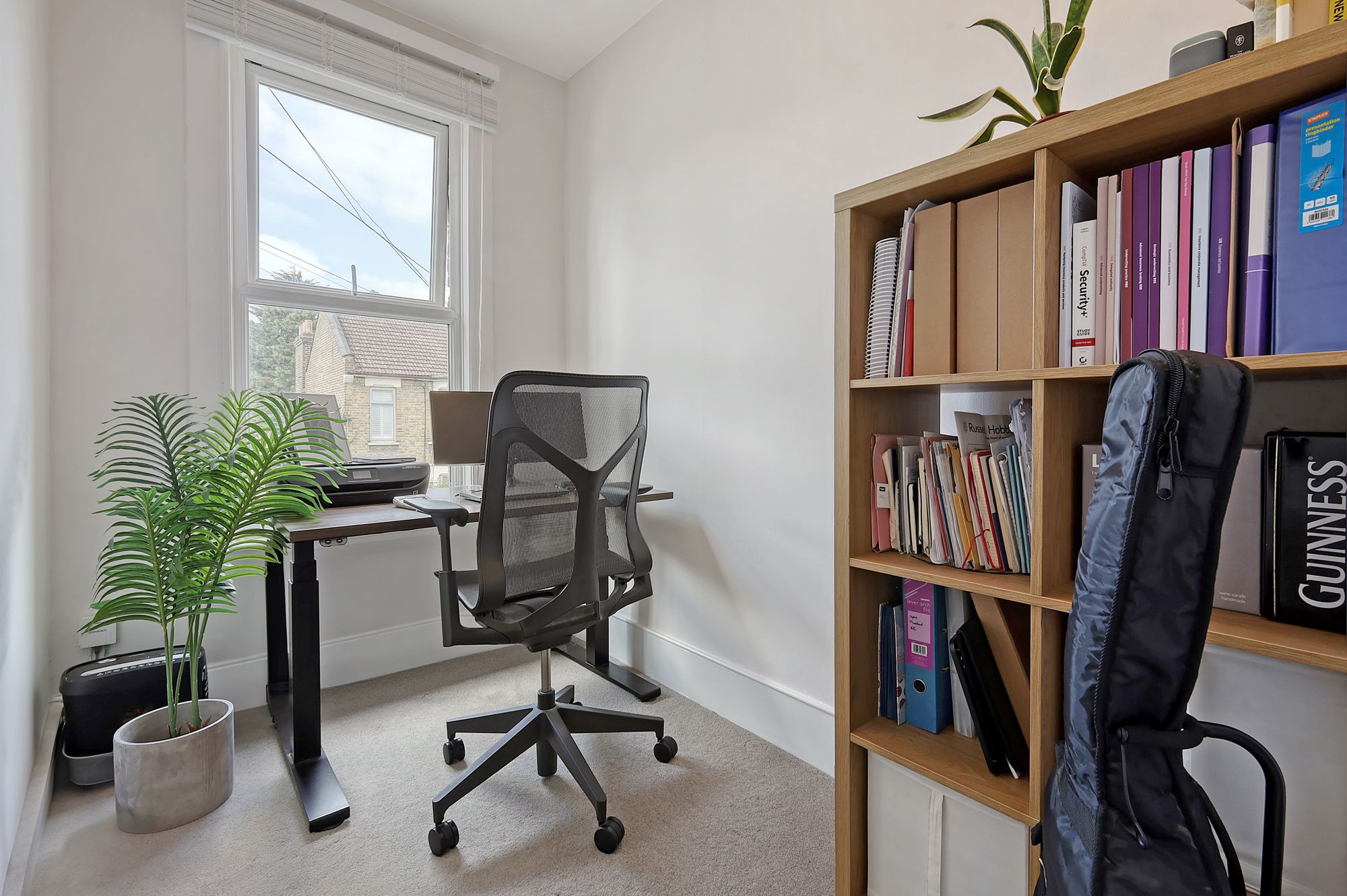 3 bed flat for sale in St. Annes Road, London, E11  - Property Image 13