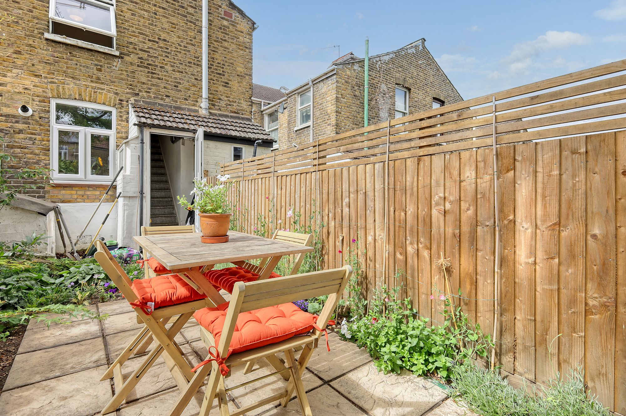 3 bed flat for sale in St. Annes Road, London, E11 7