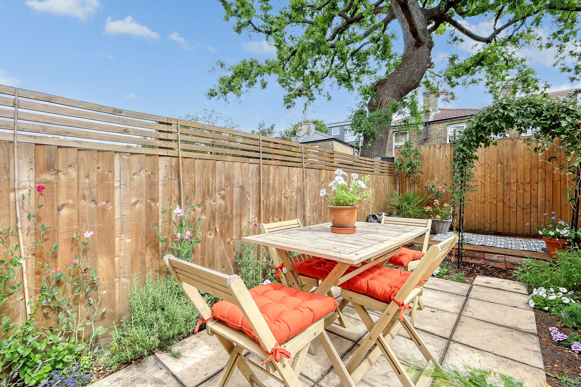 3 bed flat for sale in St. Annes Road, London, E11  - Property Image 9