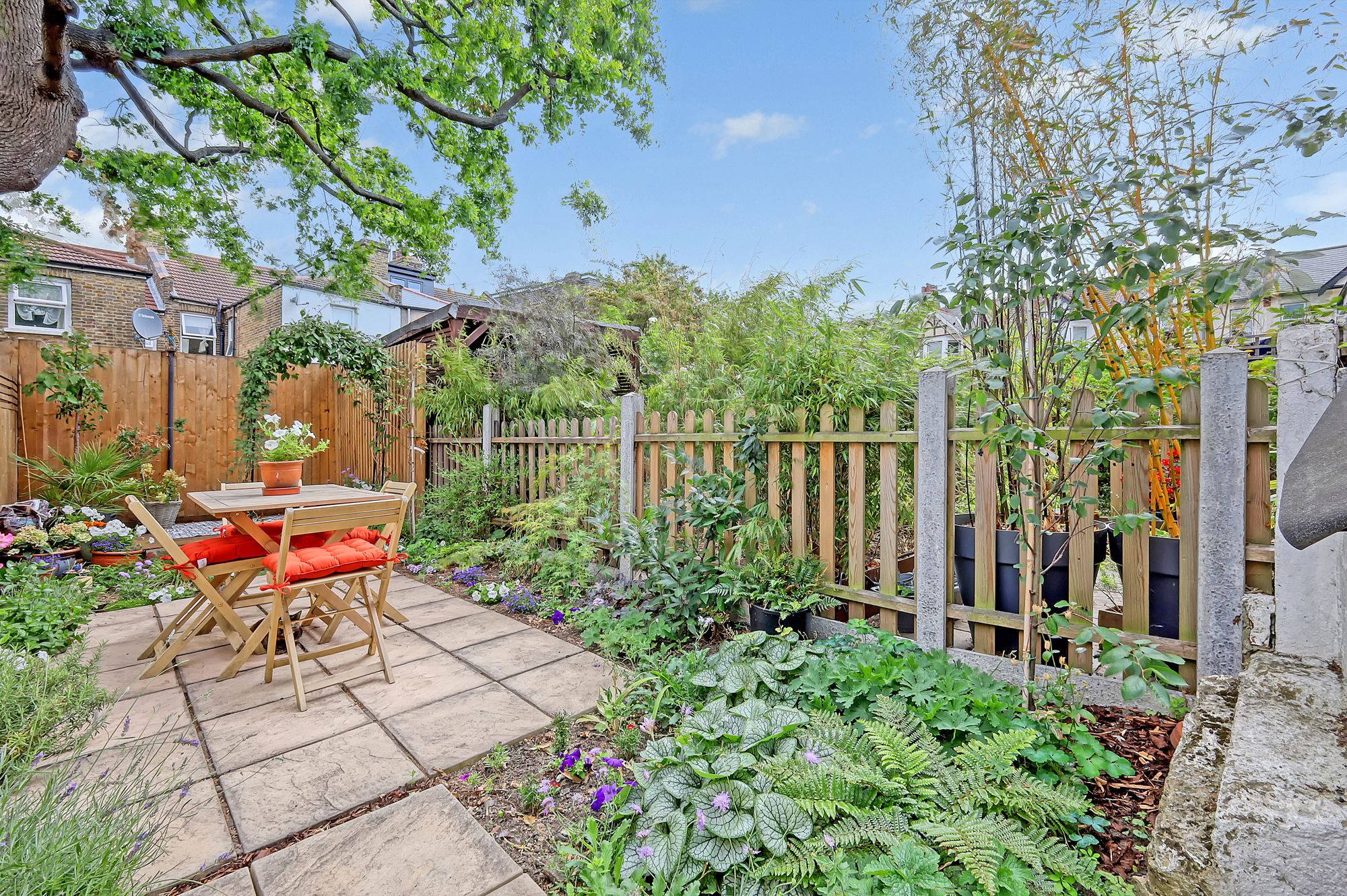 3 bed flat for sale in St. Annes Road, London, E11  - Property Image 3